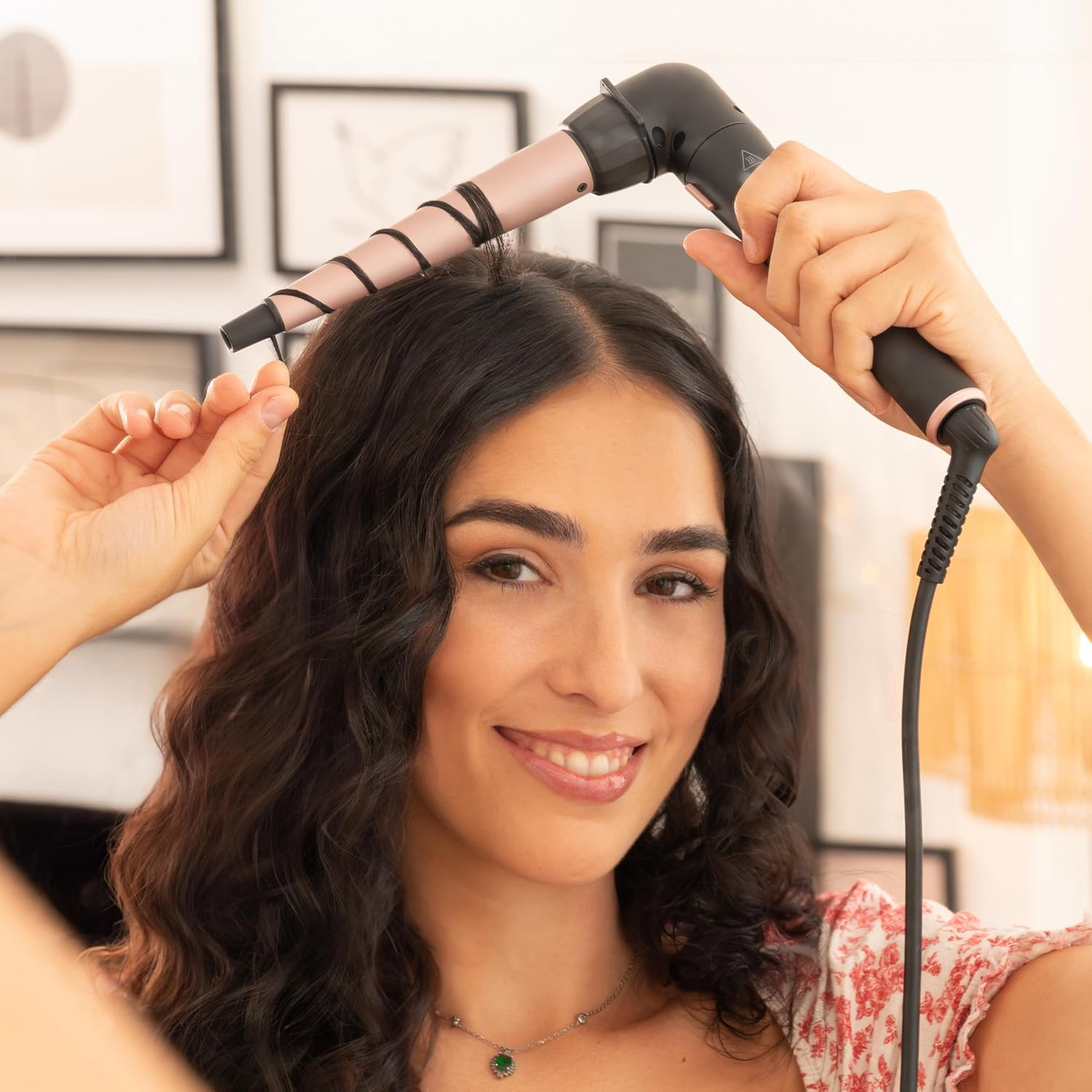 Cecotec Conic Surfcare Twistconic 33W Tapered Curler with 90 Degree Arc for Comfort Includes Thermal Glove, Bag and 2 Clips image number 6