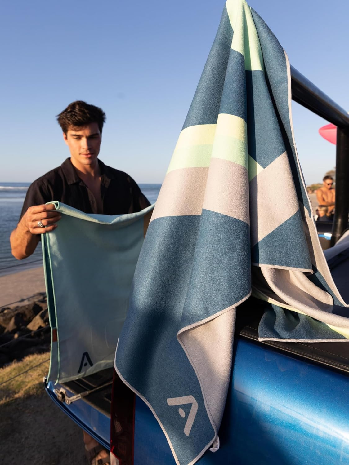 Car Seat Towel &ndash; Quick-Dry, Sweat-Proof Seat Cover with Zipped Pocket | for Car, Gym, Beach & Travel (The Peppy)