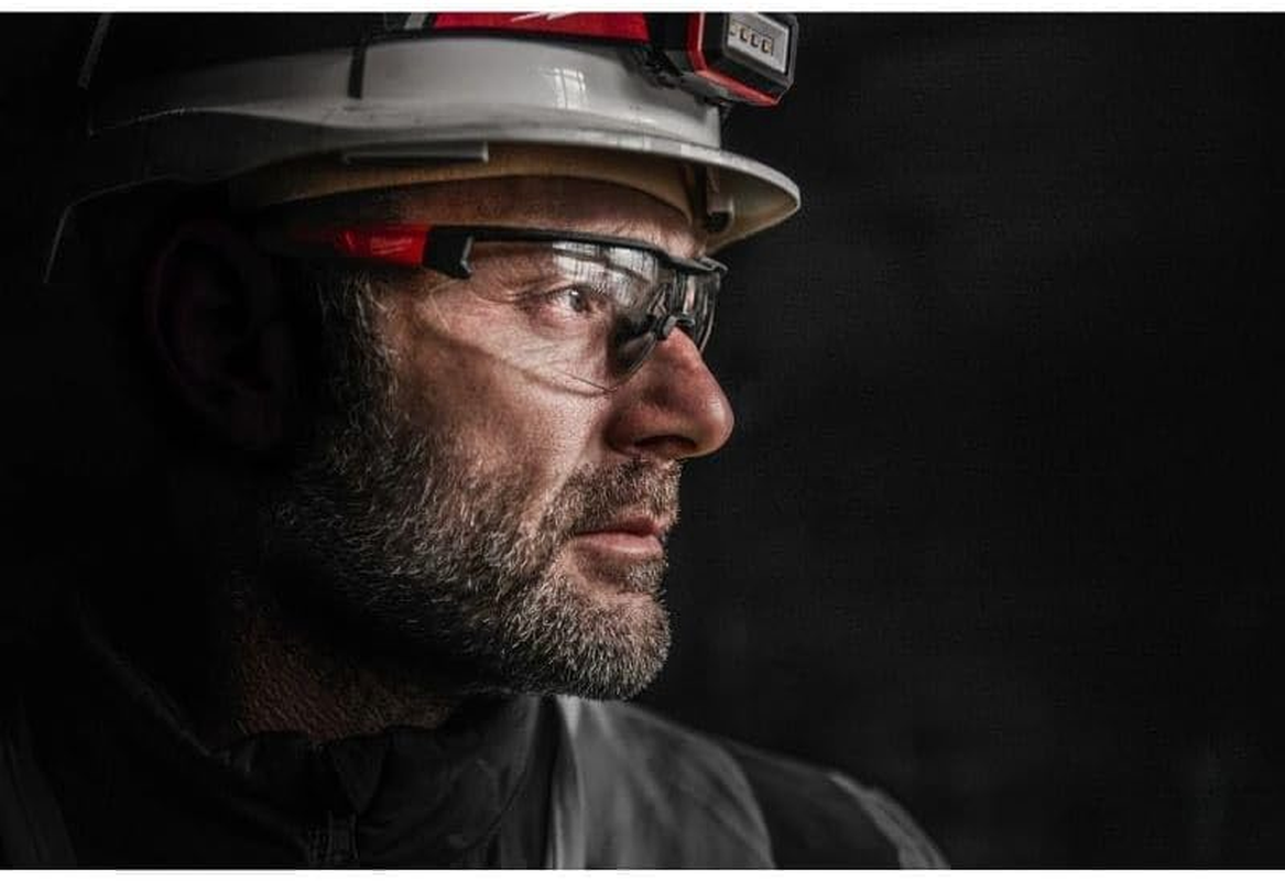 Milwaukee Protective Goggles Clear Scratch Resistant and Anti-Fog, One Size, 4932478763,Red image number 4