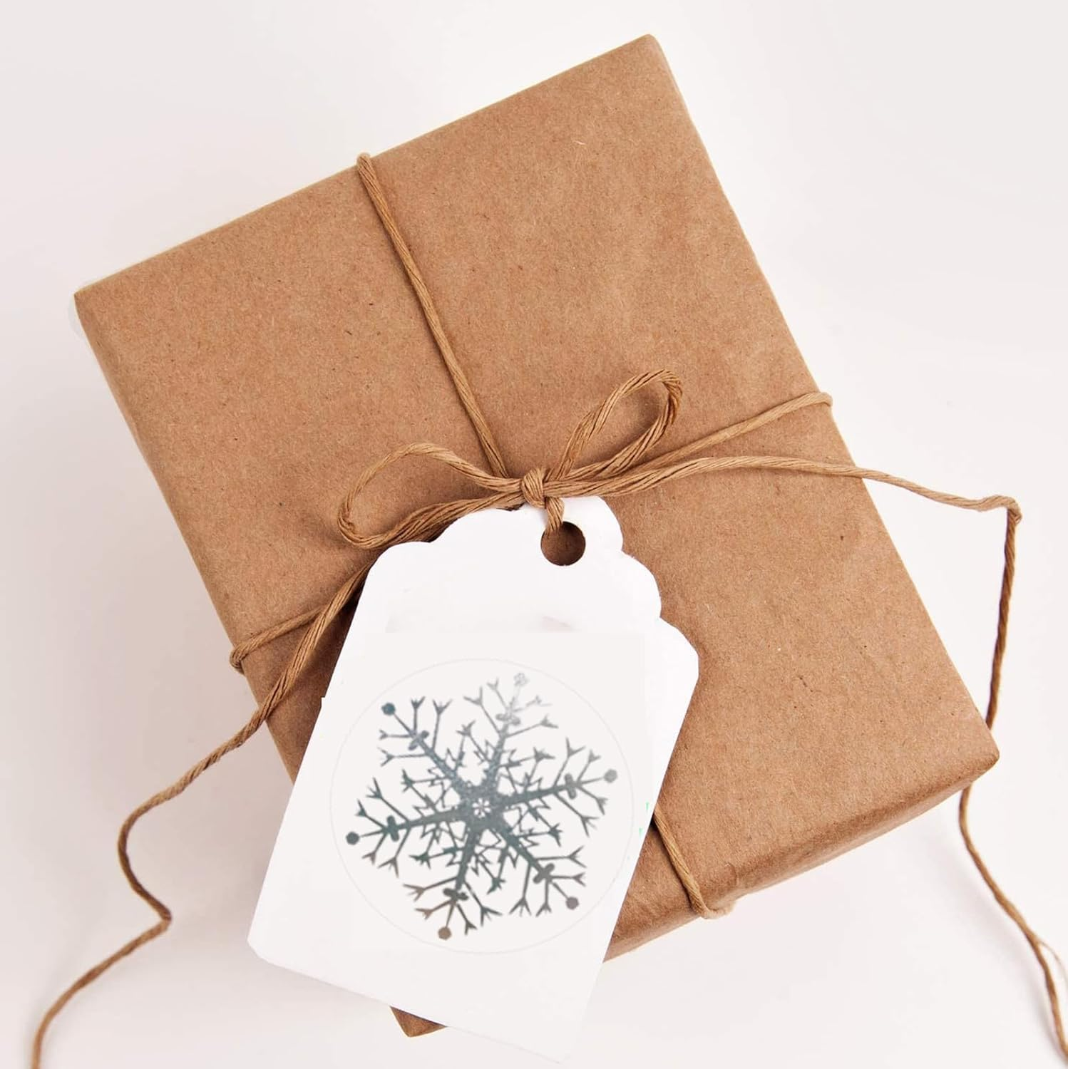 Christmas Seal Stickers, 500 Pcs Adhesive Transparent Shiny Waterproof round Christmas Labels Removable Decorative Envelope Seals Stickers for Christmas Decoration, Store, Gift Wrapping, Cards