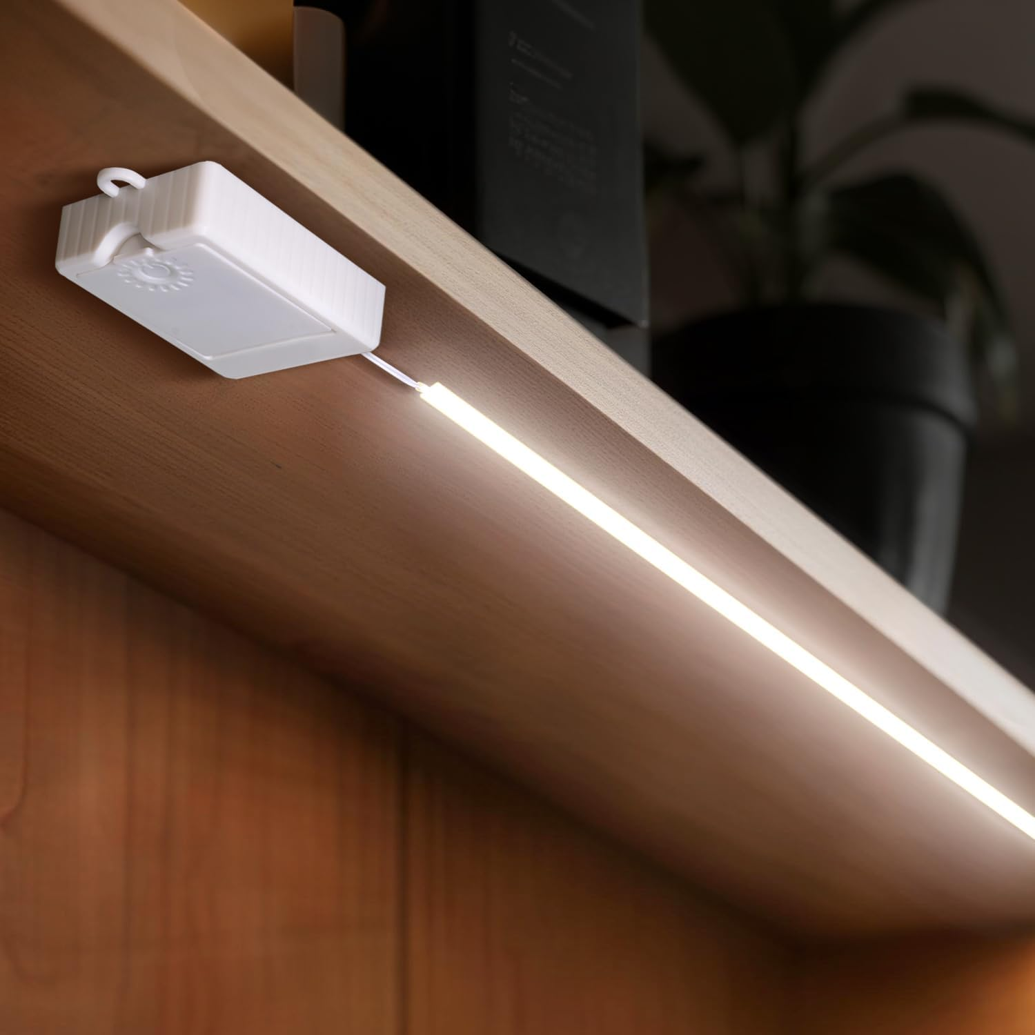 Pack of 3 COB LED Strips, Battery Operated, 1 M 320 LED Strip, 90+ Colour Rendering Efficiency, 6000 K Self-Adhesive Light Strip for Cupboards, Stairs, Beds, Laundry Room