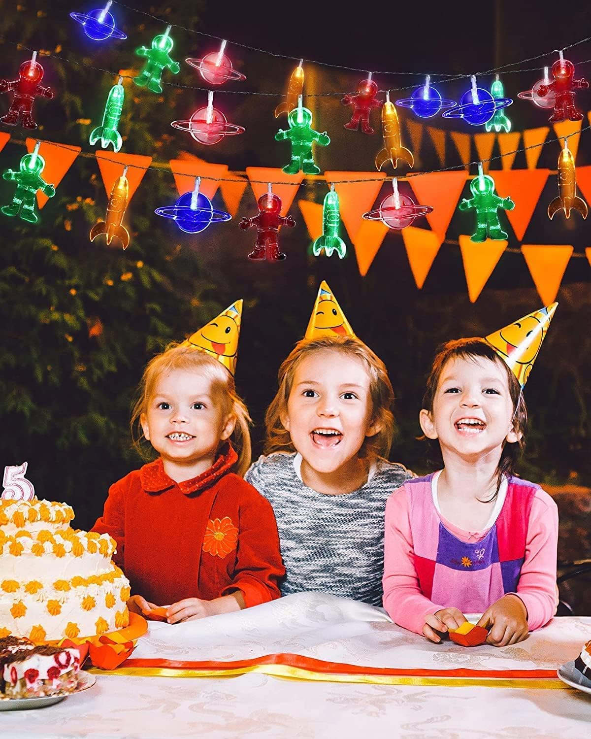 LELYOMALL Indoor Astronaut String Light, 20 LED Children'S Kids Room LED String Lights Battery Operated 3M Fairy Lights for Holiday Wall Window Tree Decorative Party Yard Garden Kids Bedroom Living Dorm