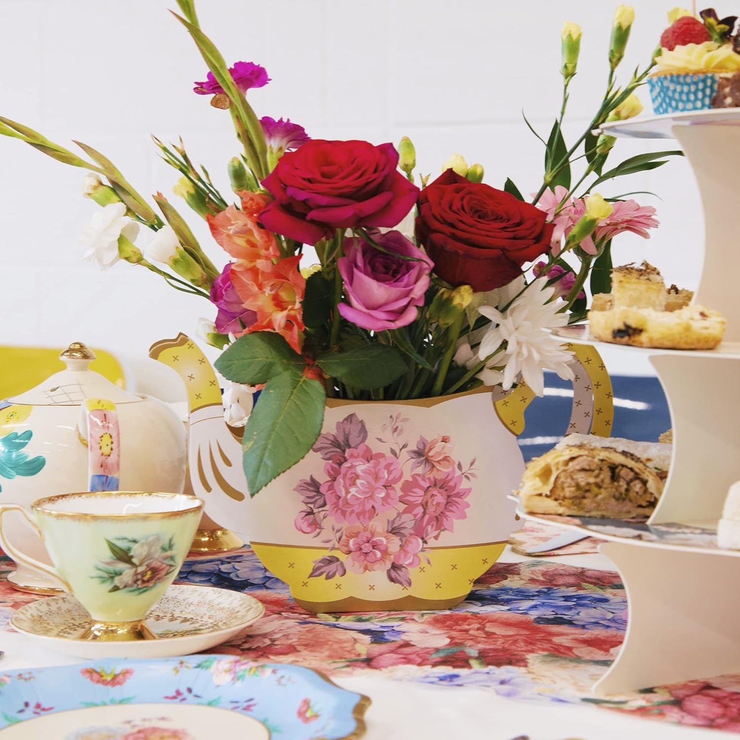 Talking Tables Truly Scrumptious Floral Vintager Teapot Vase Decoration for a Tea Party, Multicolor