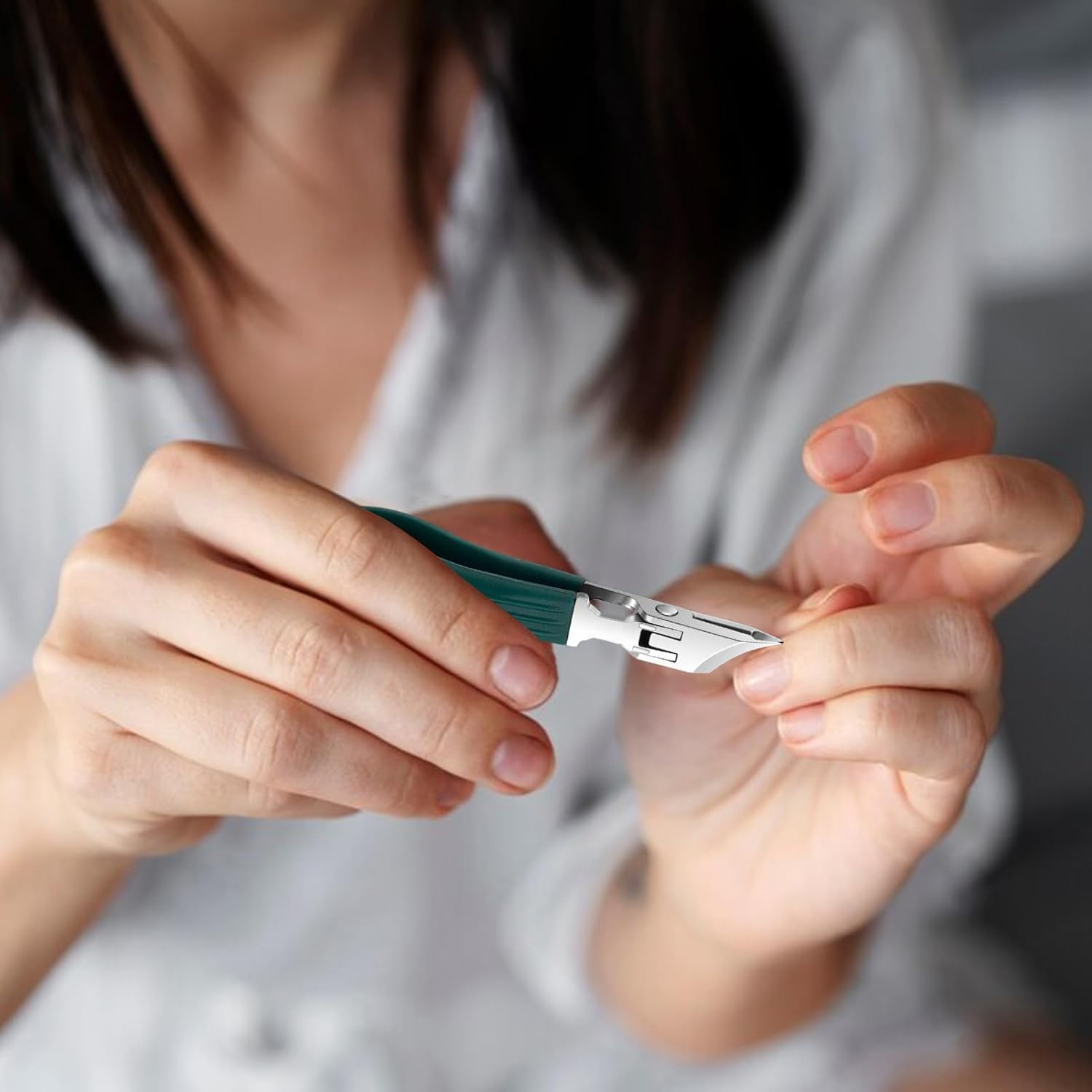 Yorajuy Small Nail Clippers, Precision Toenails Trimmer, Slanted Ergonomic Splash-Proof Nail Clippers for Men Seniors Toddler Salon Home Travel image number 2