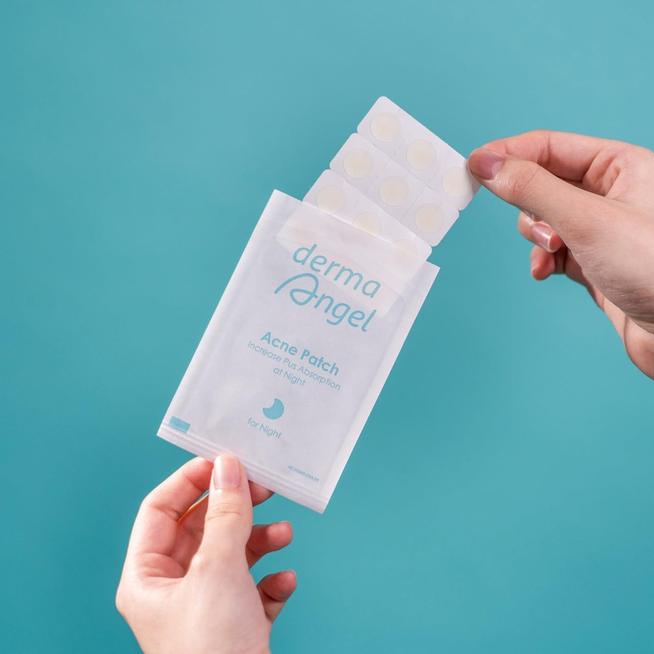 Acne Lightening Patches with TXA & CICA - Pack of 24 Patches | Lighten Dark Spots & Scarring Whilst Soothing Discomfort image number 3