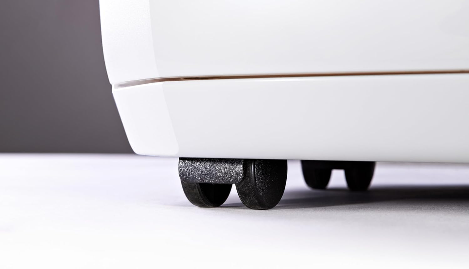 De'Longhi Tasciugo Ariadry Multi Dehumidifier DDSX225W-WH, Portable Dehumidifier with 2-Action Filtration, Dry Function, 25L/Day Moisture Absorption, R290, Removable Transparent Tank, White