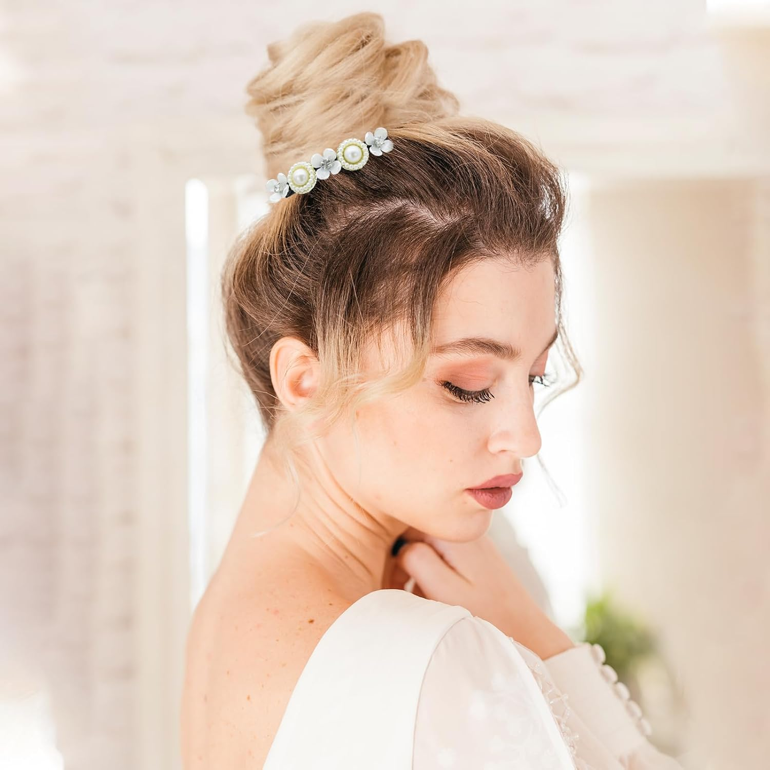 Andiker Bun Maker, Pack of 2 Hair Bun Maker, Flexible Hair Bun Shaper with Beads, Magic Hair Bun Maker with Built-In Metal Band for Women DIY Hair Styling (A) image number 6