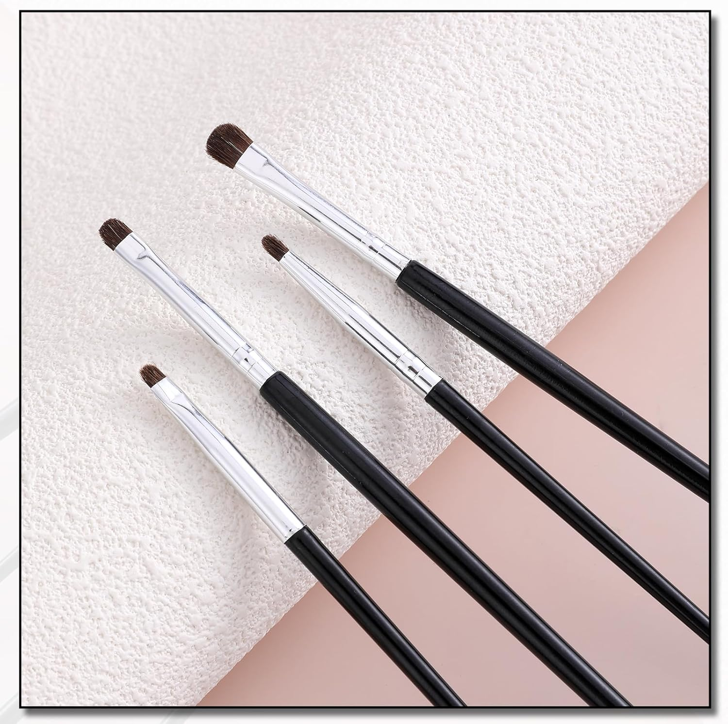 Mini Smudge Brush for Eyeliner Eyeshadow Brushes Eyeliner Brushes for Powder Gel Cream Liquid Concealer Eyeliner Blending Highlighting Brush Concealer Brush Soft Natural Pony Hairbrush Eye Makeup