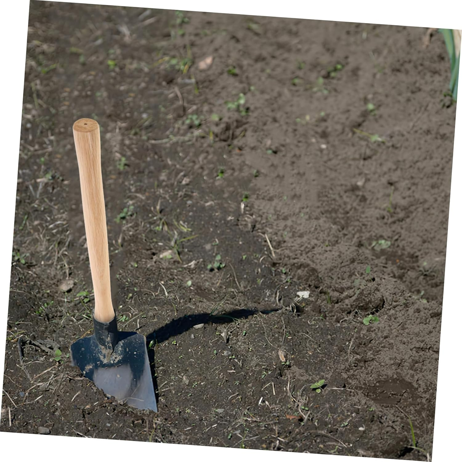 KONTONTY Gardening Hoe Handle Wooden Replacement for Garden Work Hoe Handle Scenario image number 3