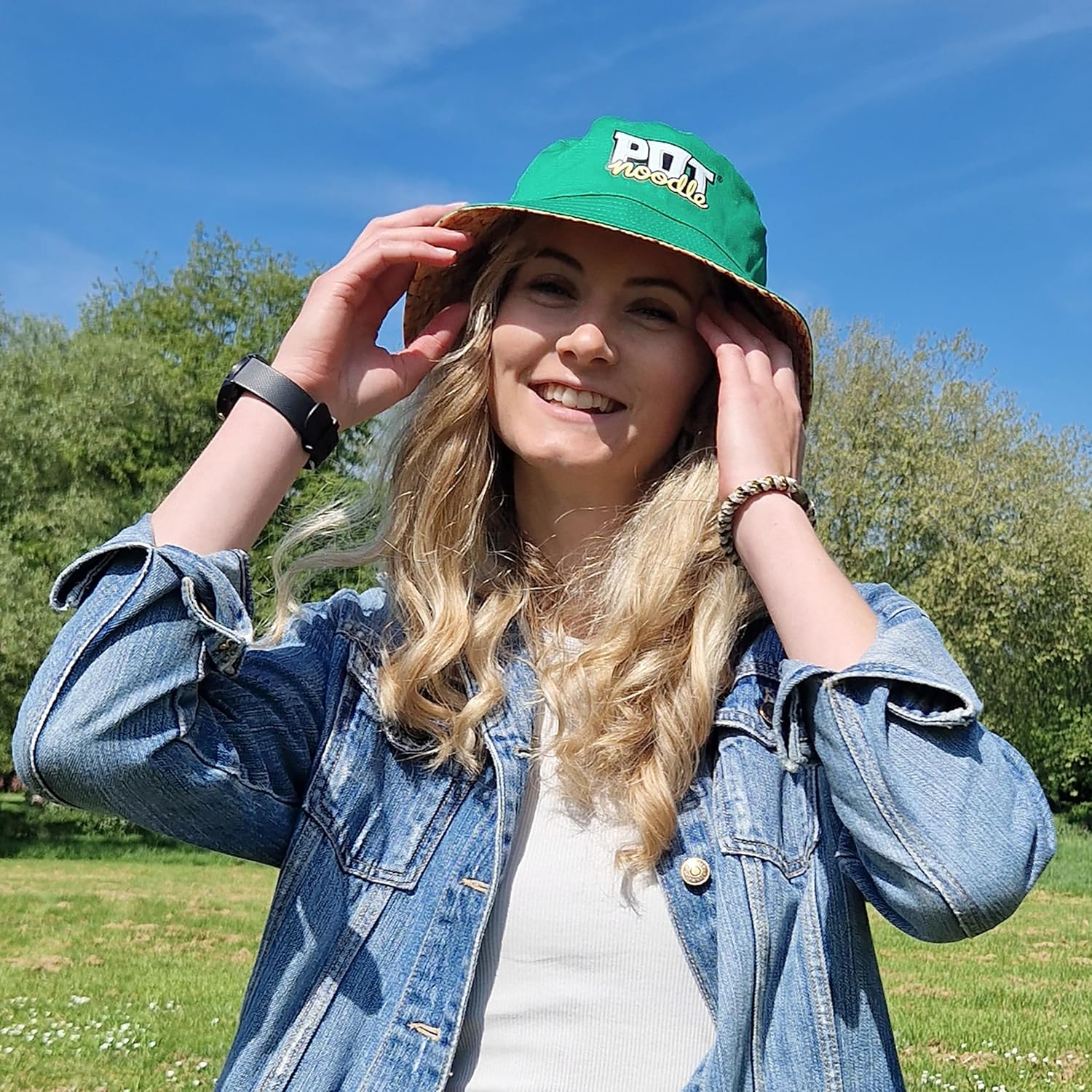 Kimm & Miller Pot Noodle Bucket Hat - Unisex Womens & Mens Bucket Hat - Reversible Design - Novelty Festival Accessories - Funny Hats in Green & Noodle Print, Green, One Size