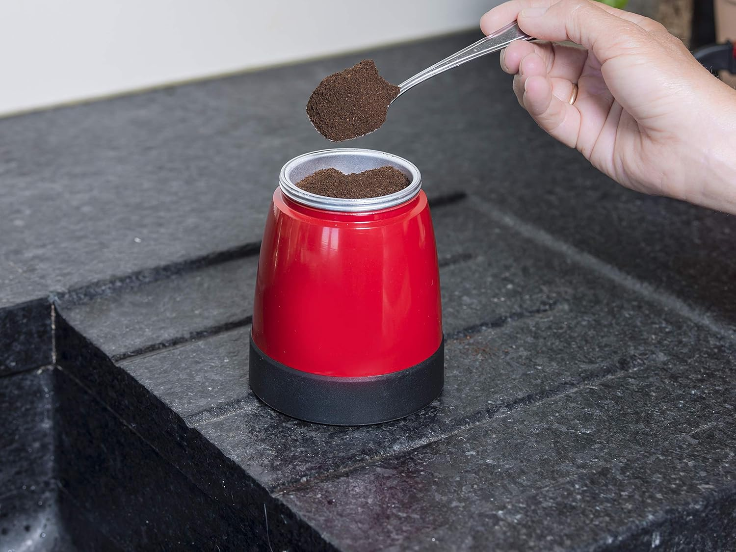 Bestron Viva Italia Electric Espresso Maker with Base, Holds 6 Espresso Cups: 180 Ml, 480 Watt, Aluminium, Red image number 2