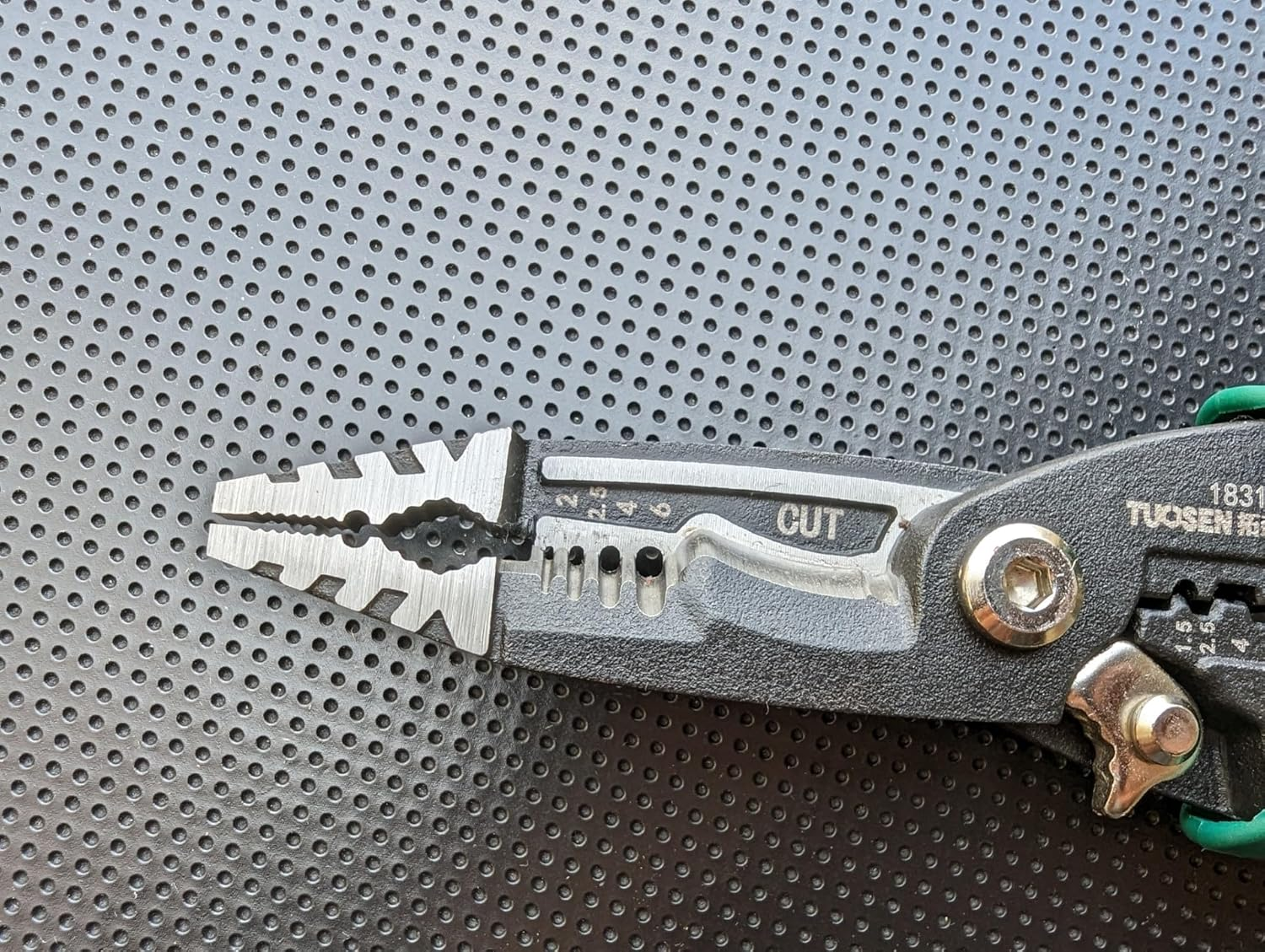 7-In-1 Wire Stripper Tool, Wire Breaking Pliers, Cable Cutters, Needle Nose Plier, Multifunctional Electrician Pliers for Crimping, Cutting, Stripping, Shearing, Clamping image number 5