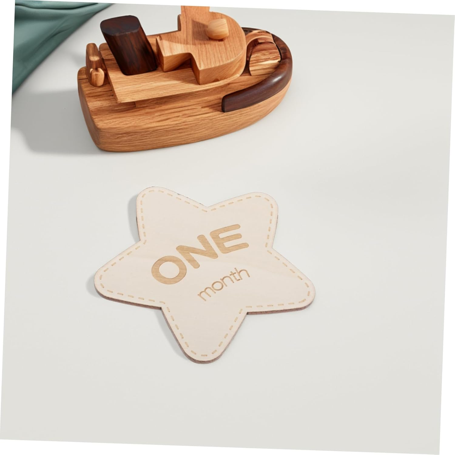6Pcs Wooden Star Plaque Newborn Commemorative Sign Monthly Marker Keepsake Props for Photography image number 5