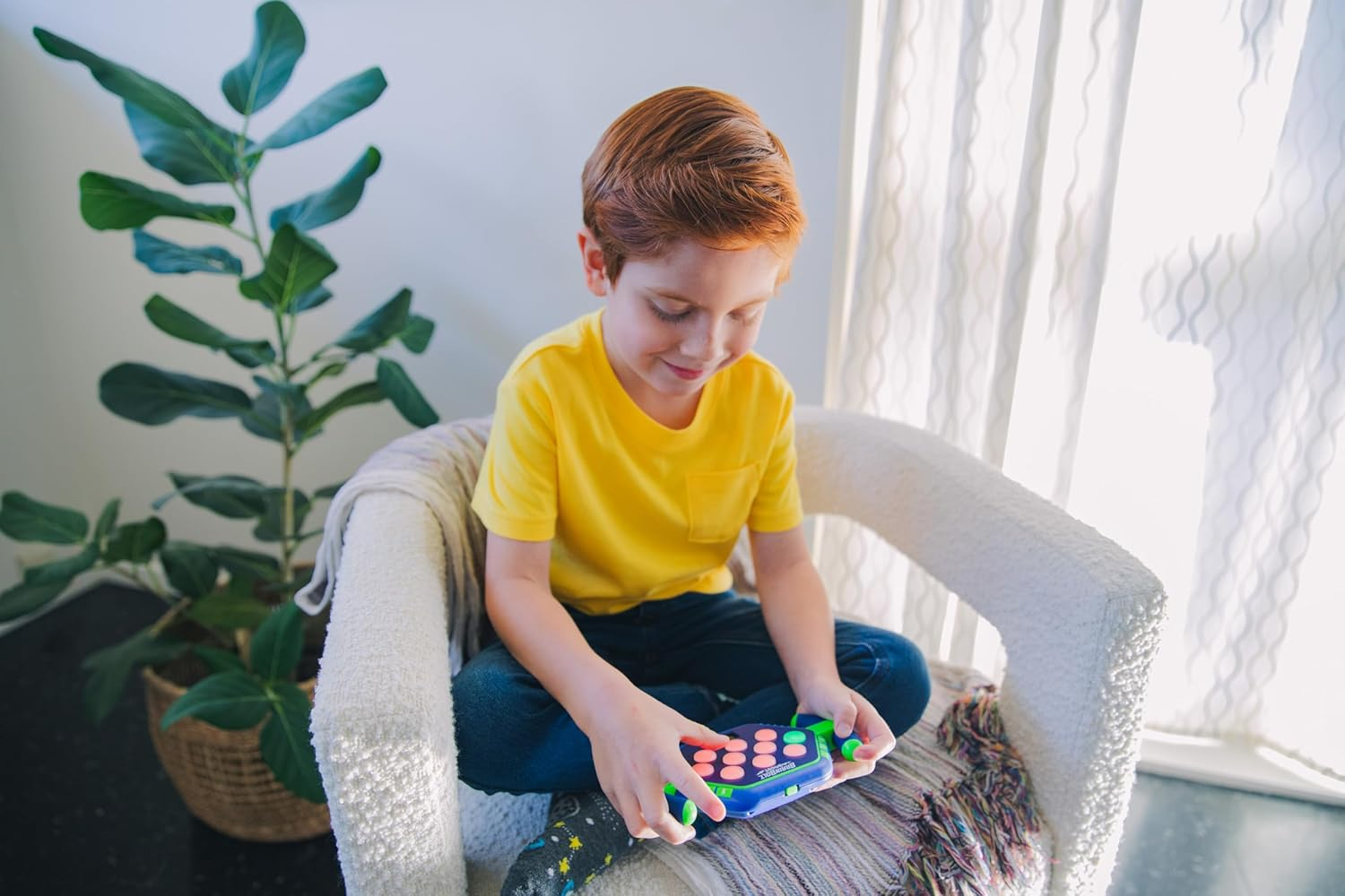 Learning Resources Brainbolt Boost Electronic Memory Game for Children Aged 5+ 3 Game Modes, for 1 Player, Travel Games for Kids image number 6