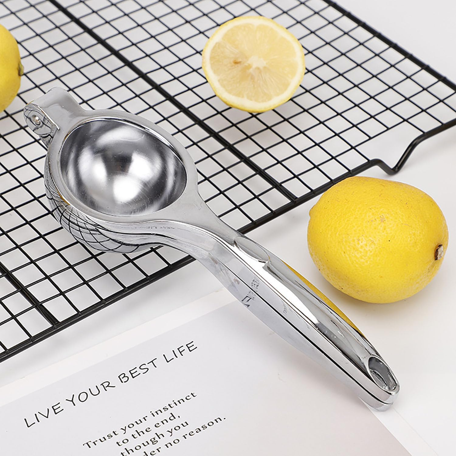 Stainless Steel Lemon Squeezer, Manual Hand Lime Juicers Citrus Juicers, Easy to Extract All Lemon/Citrus Juice, Suitable for Home, Bar image number 4