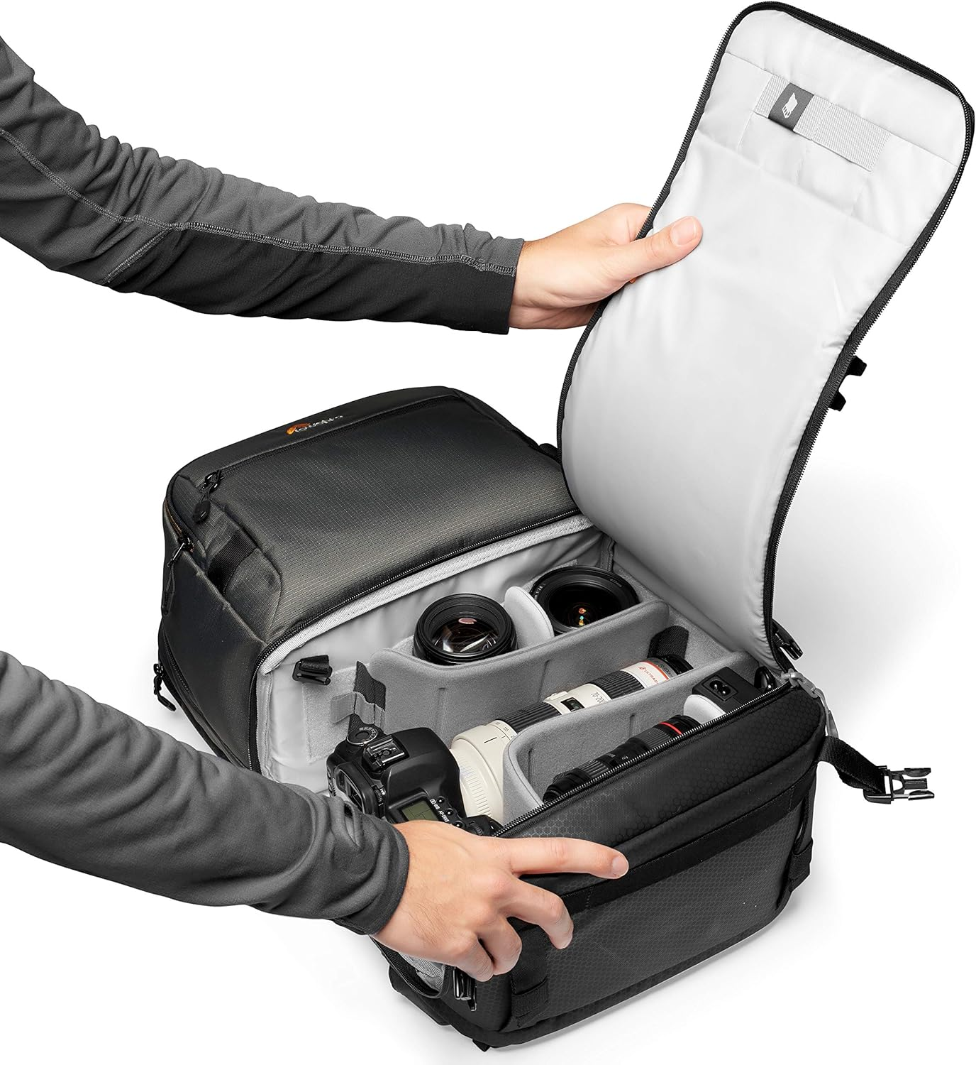 Lowepro Fastpack PRO BP 250 AW III Mirrorless and DSLR Camera Backpack, Quickdoor Access Camera Bag Insert, 15 Inch Laptop Compart- Camera Bag Backpack for Mirrorless, DSLR, Nikon D850, 300D Ripstop image number 5