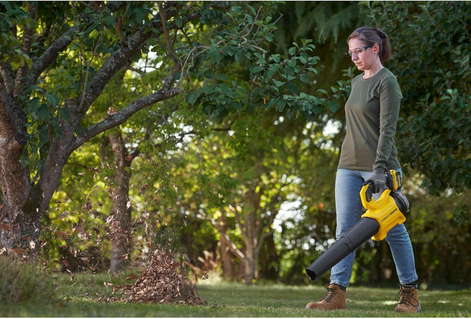 Stanley Fatmax 18V V20 4.0Ah Brushless Blower Kit