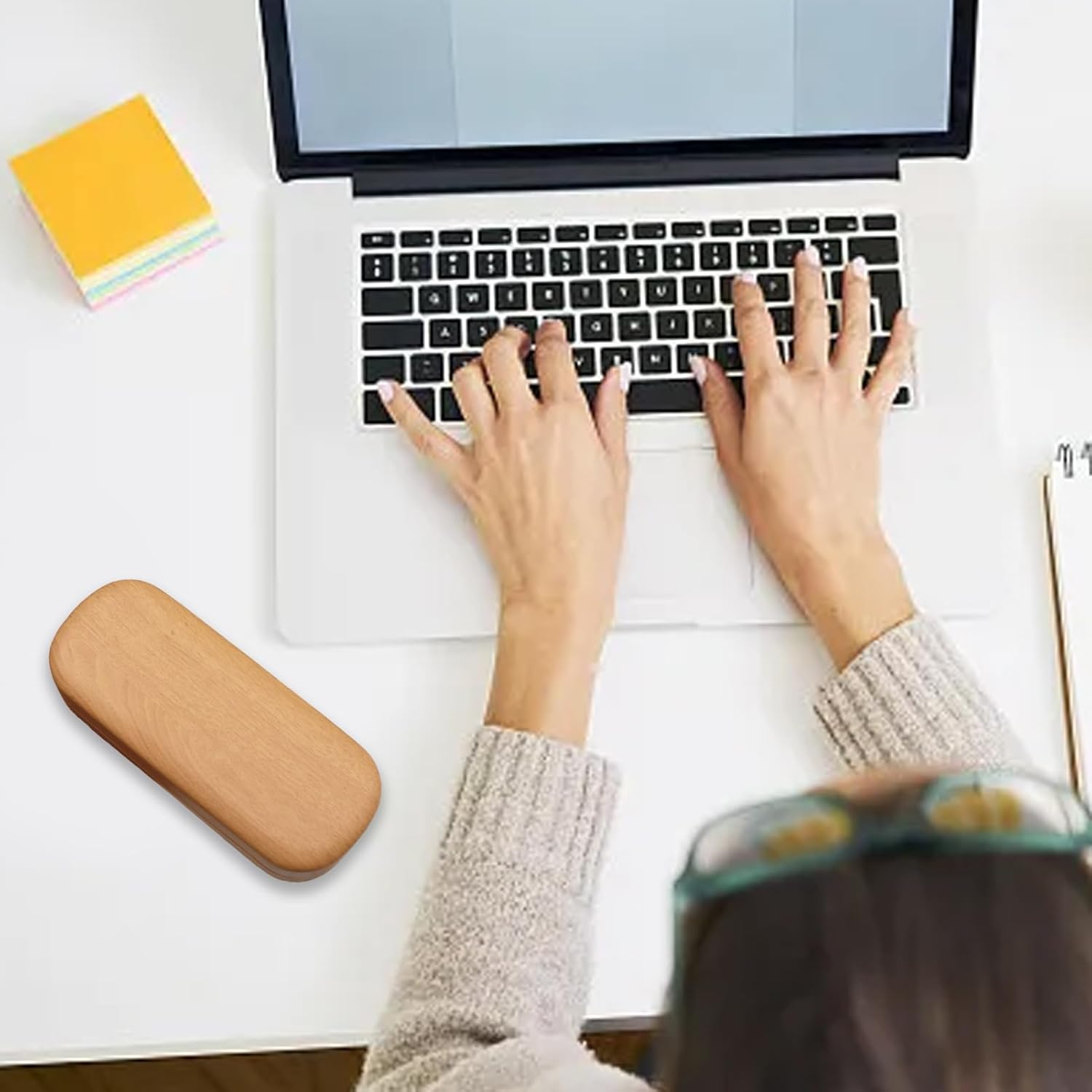 Vintage Wood Glasses Case &ndash; Hard Shell Eyewear Storage Box | Fashionable Handcrafted Wood Grain Eyeglass Case for Men Women, Protective Holder for Spectacles, Sunglasses, Office Desk, Gift Use image number 2