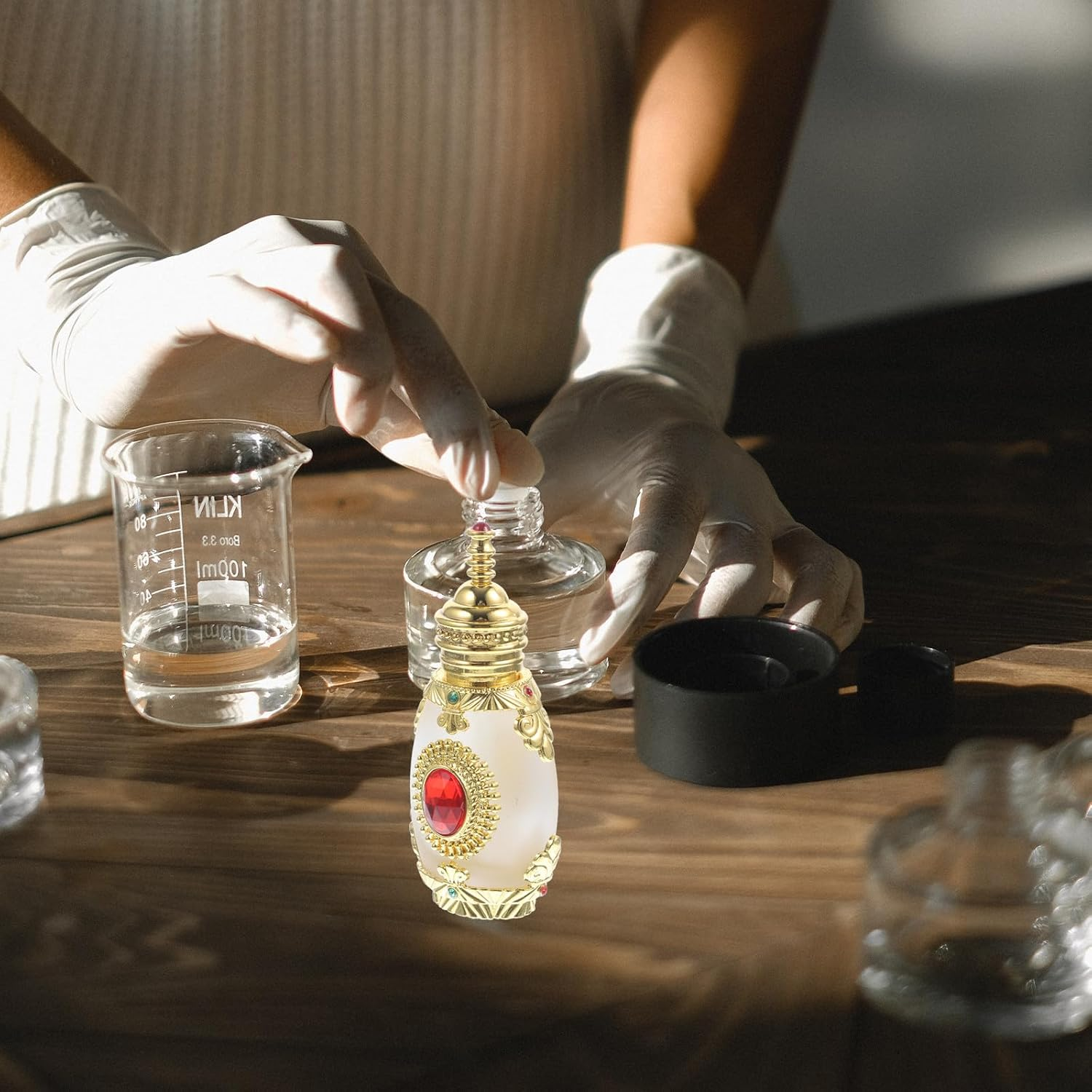 HINTRMENT Vintage Style Perfume Bottle Red Stone Essential Oil Container Refillable Middle Eastern Fragrance Storage Bottle for Anointing Oil and Travel Use image number 6