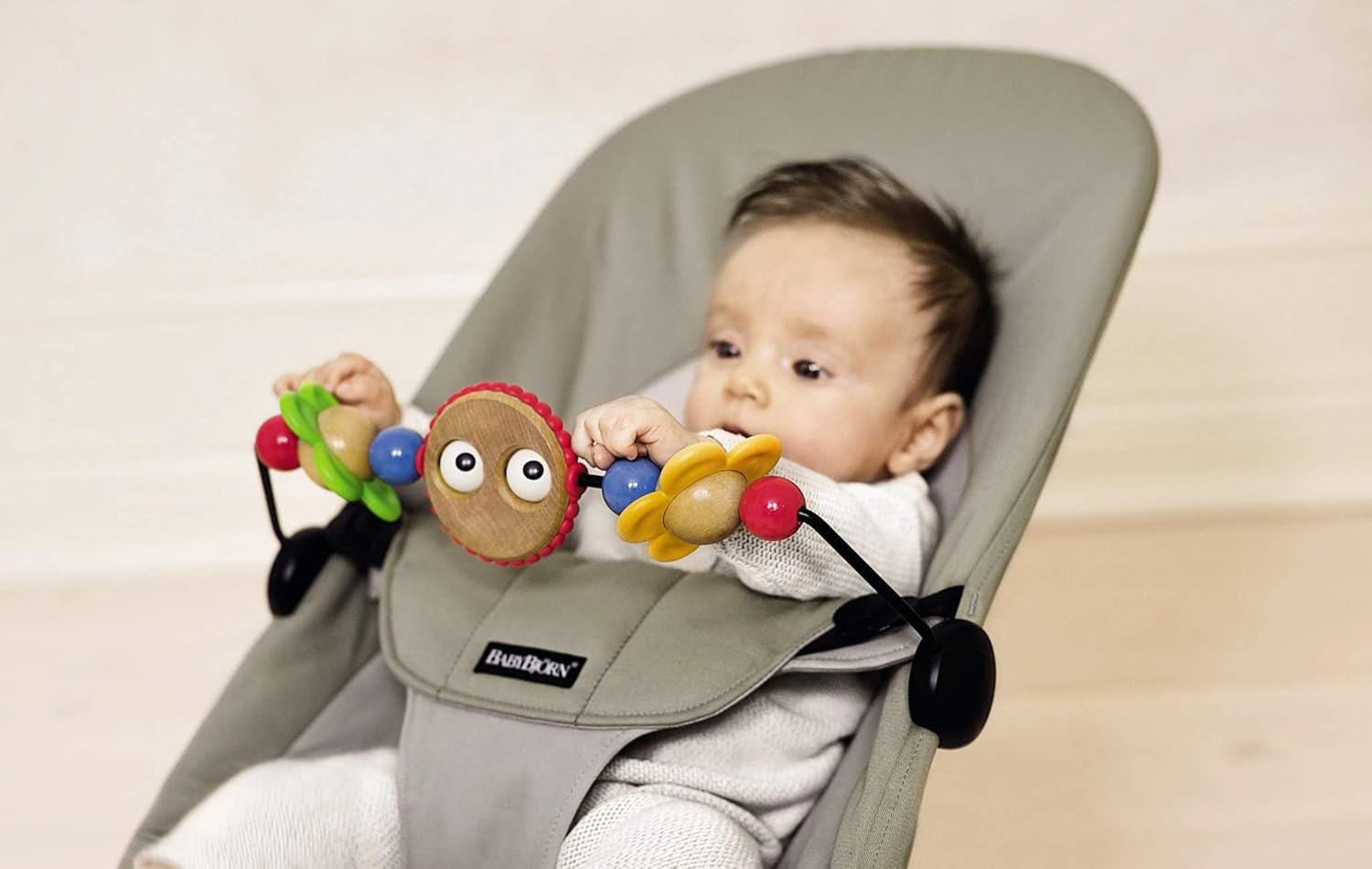 Babybj&ouml;rn BABYBJORN Wooden Toy for Bouncer - Googly Eyes (080500US)