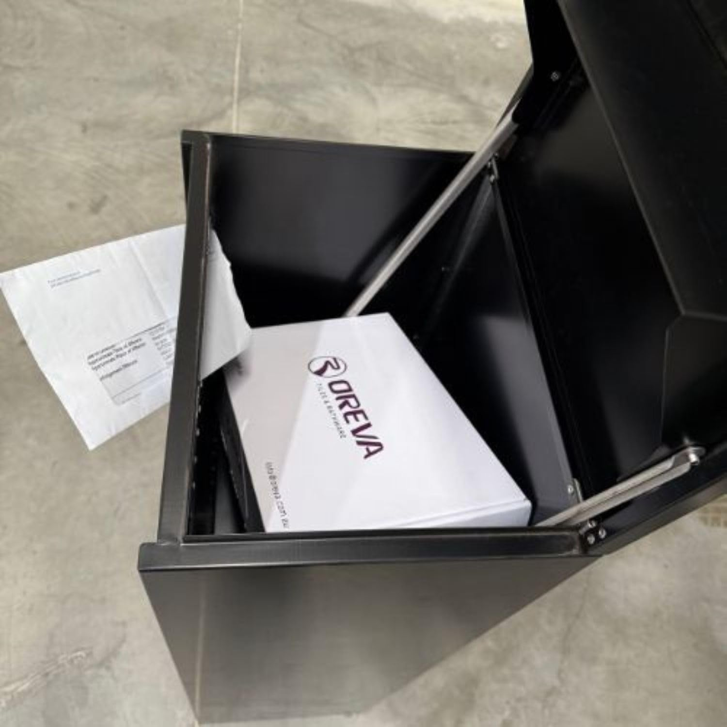 Parcel Pillar Charcoal Letterbox, Mailbox 1309, Modern Design, Made of Stainless Steel, Easy to Maintain, Weather-Resistant, Ideal for Residential & Commercial Use, Black & Satin image number 3