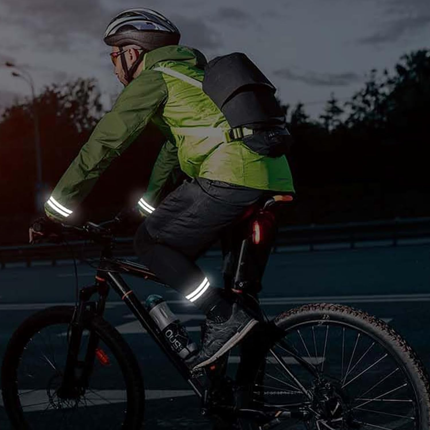 Pack of 4 Bicycle Trousers Clips and 2 Trousers Clips for Cyclists, Bicycle Trousers Clip, Reflective Band for Cycling Jogging, Trouser Protection Bicycle for Men Women (Green, Black)