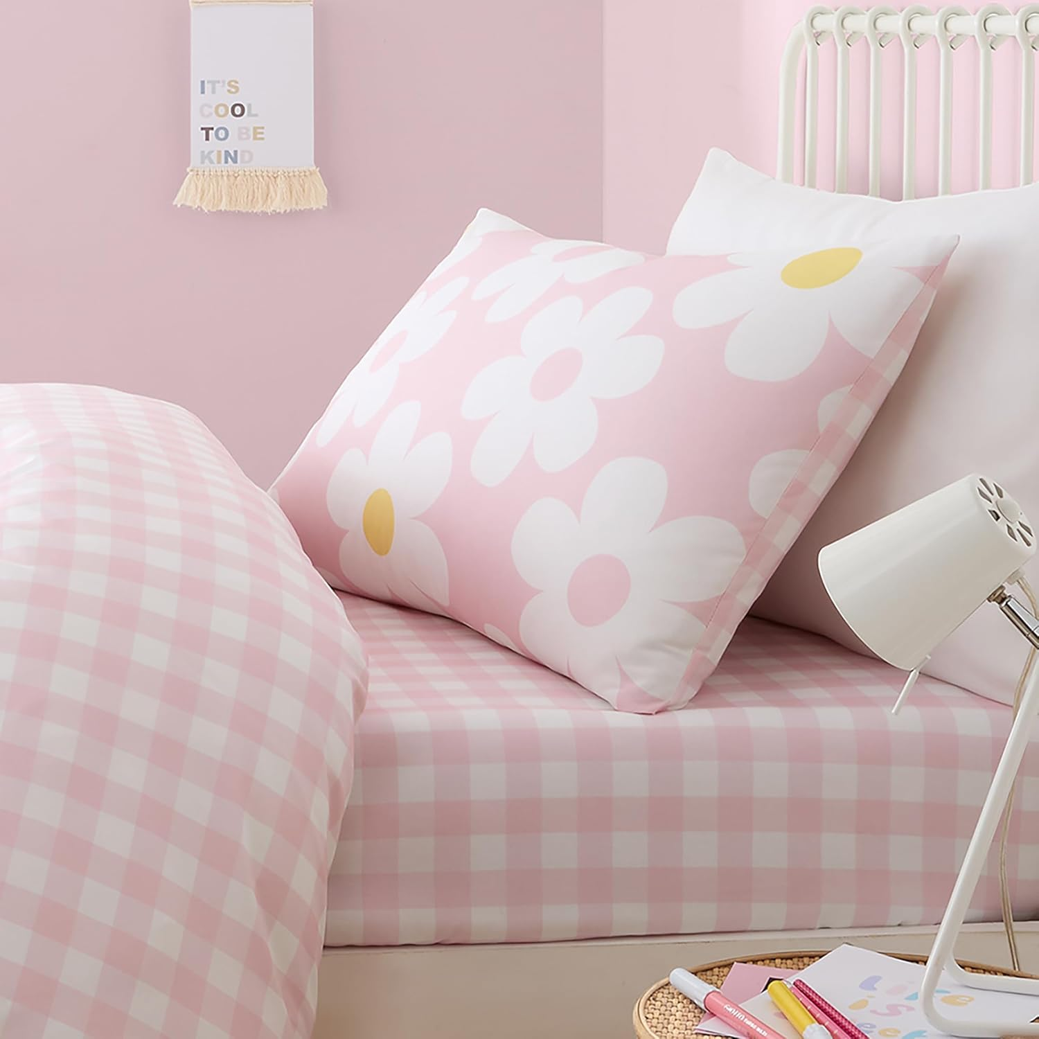 Bedlam - Pink Flowers Duvet Cover - Double Bedding Size (200 X 200Cm) - Reversible Designs (Gingham) - 2 Pillowcases - Pink Bedding with Daisy Flowers - Check/Plaid Duvet Cover in Pink - Girls Bedding image number 2