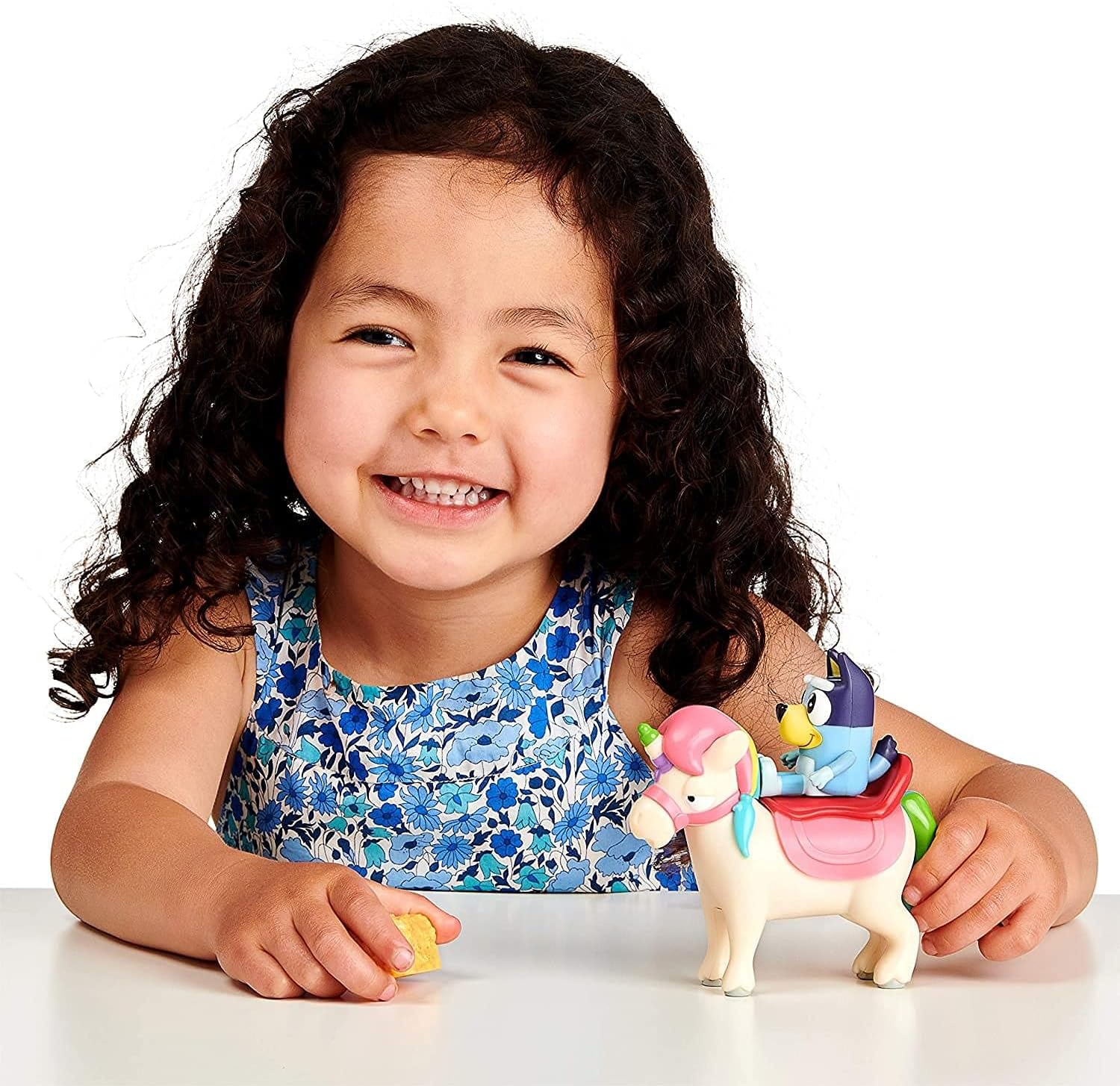 Bluey Vehicle and Figure Pack, 2.5-3" Articulated Figures - Unipony (13050) image number 1
