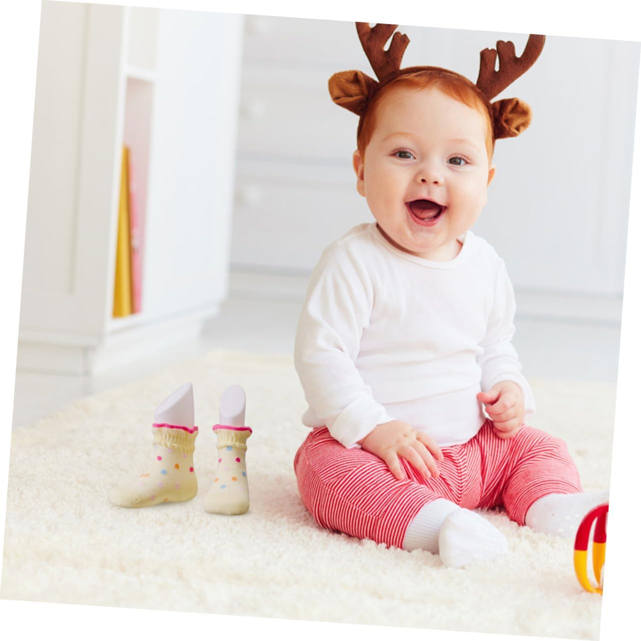 2 Pairs Baby Foot Mannequin and Toddler Foot Model White 9Cm Plastic Display for Kids Socks Retail Store image number 5