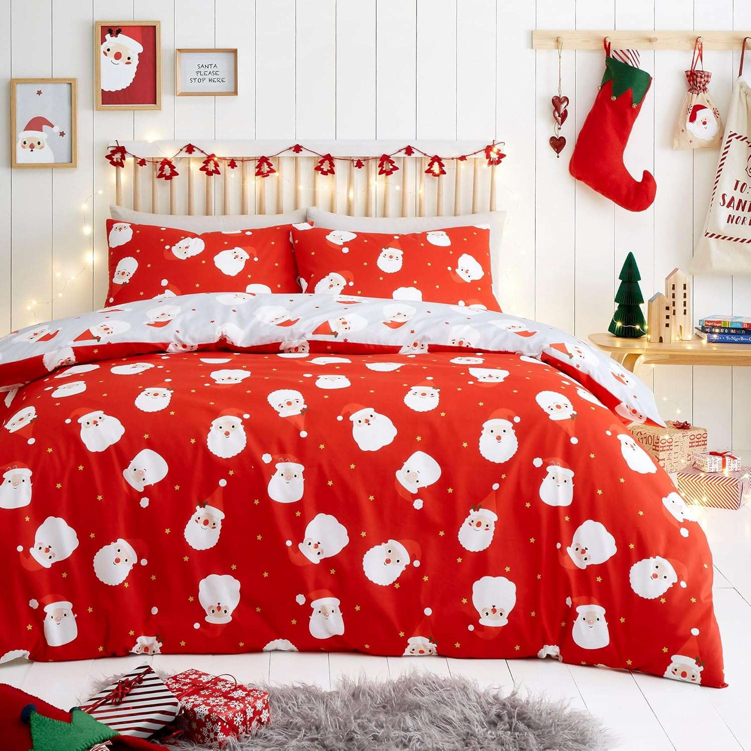 Fusion - Happy Santa Claus Duvet Cover - King Bedding Size (230 X 220Cm) - Reversible (2 Colours) 2X Pillowcases Included - Easy Care Red Christmas Bedding with Father Christmas - Christmas Decor image number 2