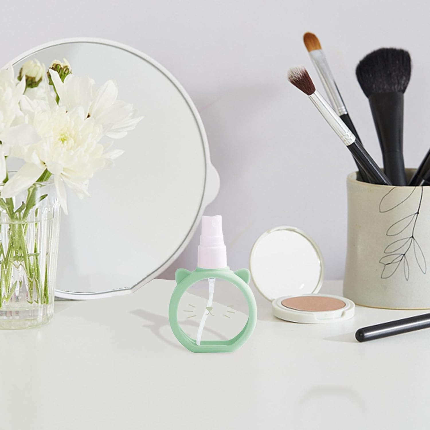 Spray Bottles with Fine Mist, 55 Ml Cartoon Refillable Perfume Bottle, Fine Mist Leak-Proof Empty Cosmetic Spray Bottle, Reusable Liquid Container with Lid for Travel at Home