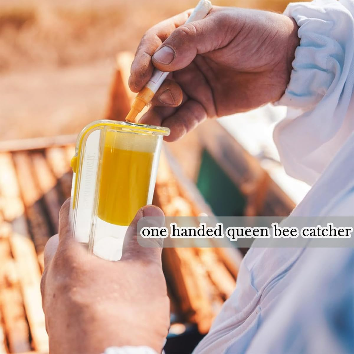 AIMALL Queen Bee Marker Bottle Beekeeping Tool, 3.54X2.17X1.57 Inch, Durable Plastic Cage for Catching and Marking Queen Bees, Non-Toxic and Lightweight Design image number 4