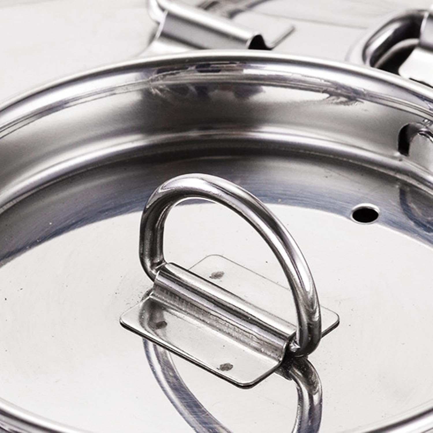 Camping Kettle Water Kettle Outdoor Campfire Coffee Tea Pot Teapot Camping Tea Kettle for Camp Barbecue Yard Picnics Hiking, 1.5L