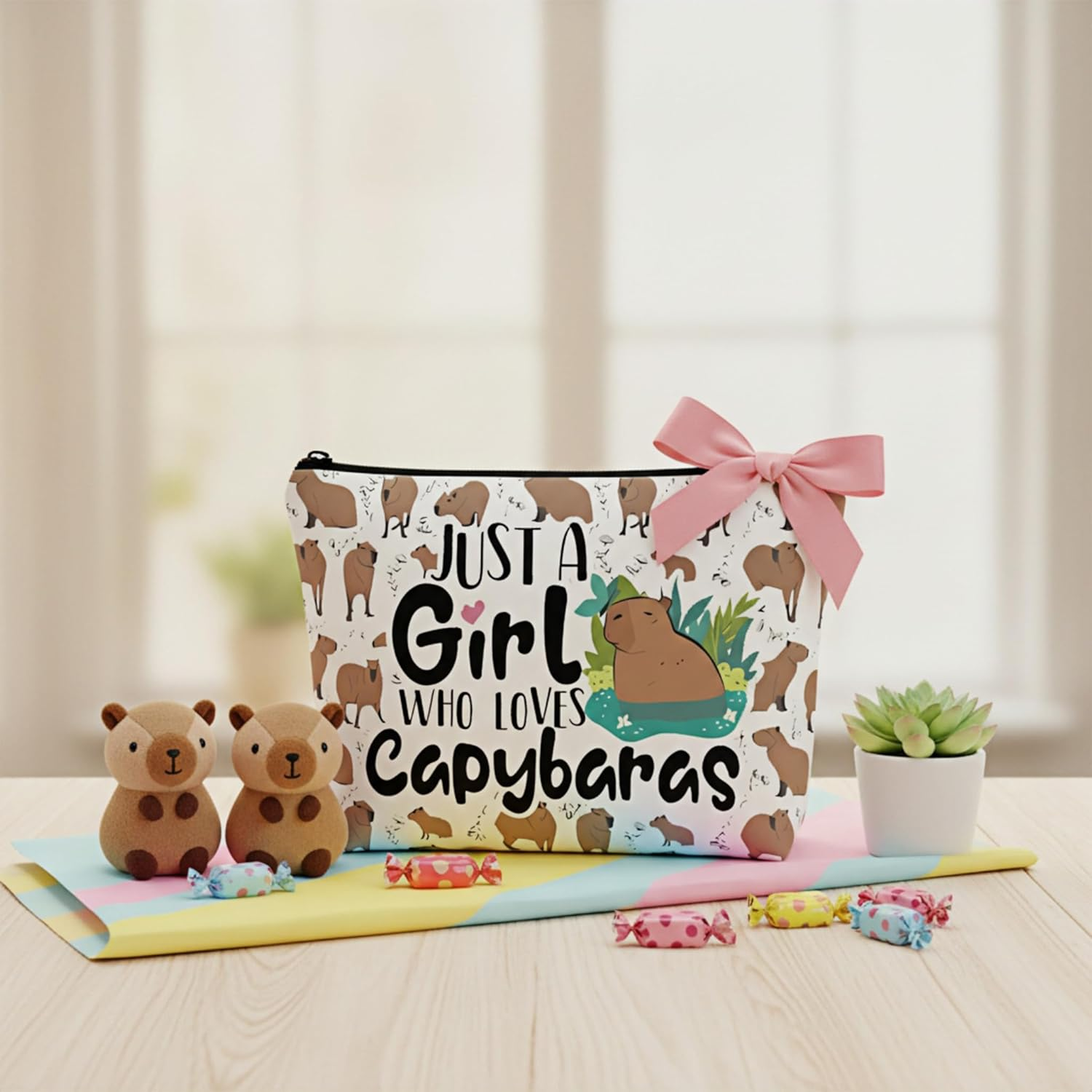 MOLIMOLI Capybara Make-Up Bag, 3D Print Design, 25 X 17 X 6 Cm, Canvas Toiletry Bag, Portable for Travel and Everyday Use image number 3