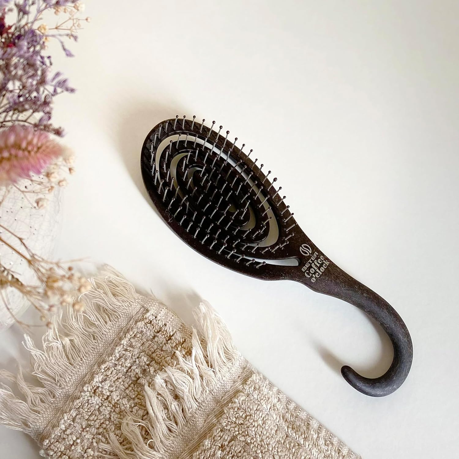 Beter - Detangling Hair Brush with Flexible Picks and Anti-Pull - Modelocoffee O'Clock image number 2