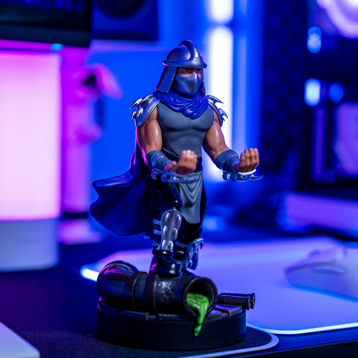 Cable Guys - TMNT: Shredder Original Controller and Phone Holder (Xbox, Playstation, Nintendo Switch) & Phone (Iphone, Samsung, Google) image number 4