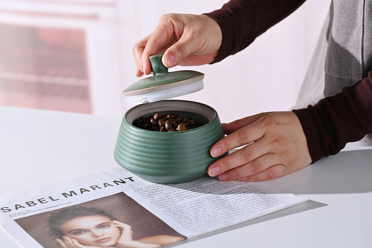 NCQIXIAO Retro Kitchen Canisters Ceramic Food Storage Jar Roud Shape with Silicone Airtight Lid for Tea, Coffee, Nuts, Herb, Spice, Sugar (Low Green)