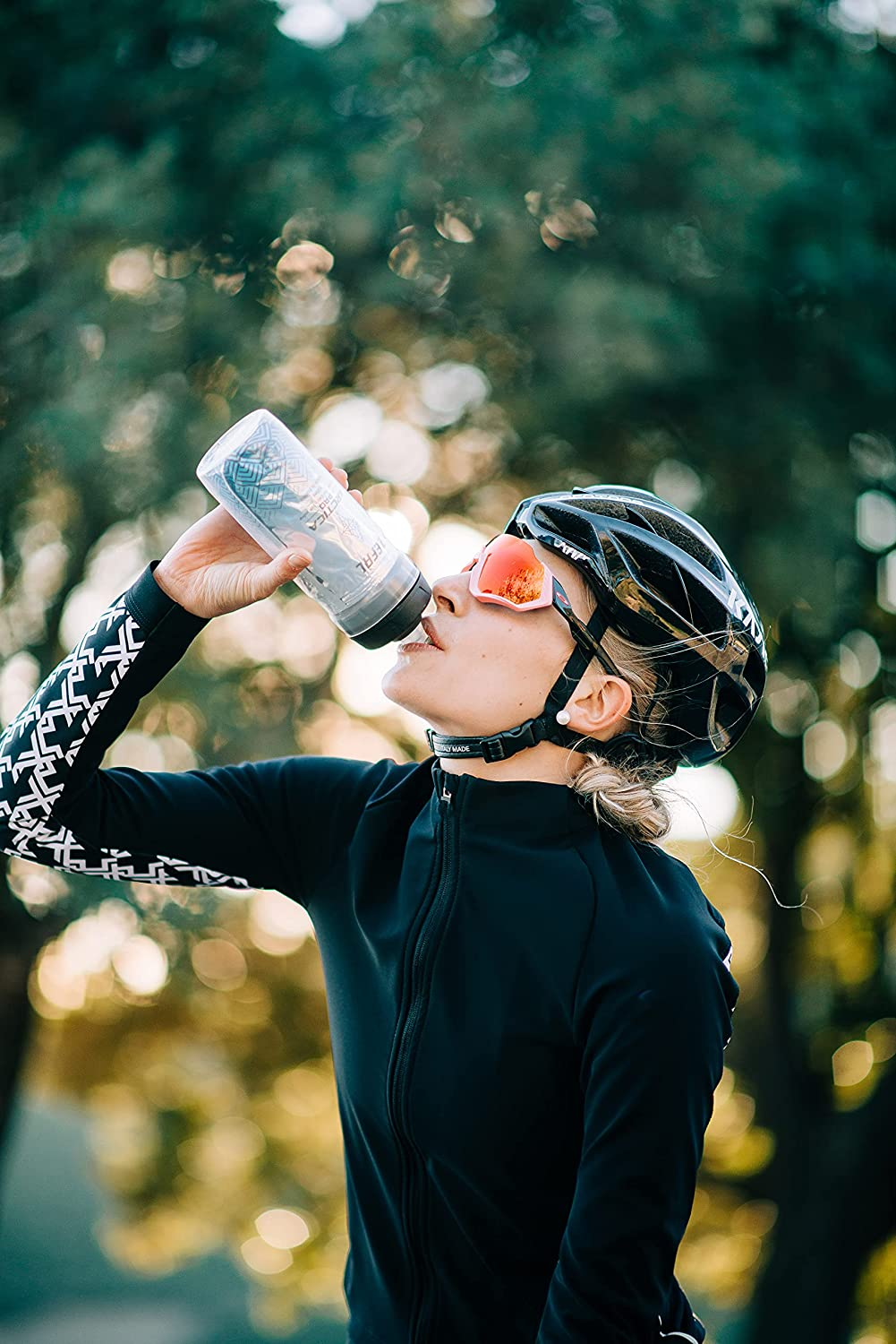 Zefal 1667 Insulated Drink Bottle, ARCTICA PRO 55, Silver/Blue, 19.7 Fl Oz (550 Ml) image number 6