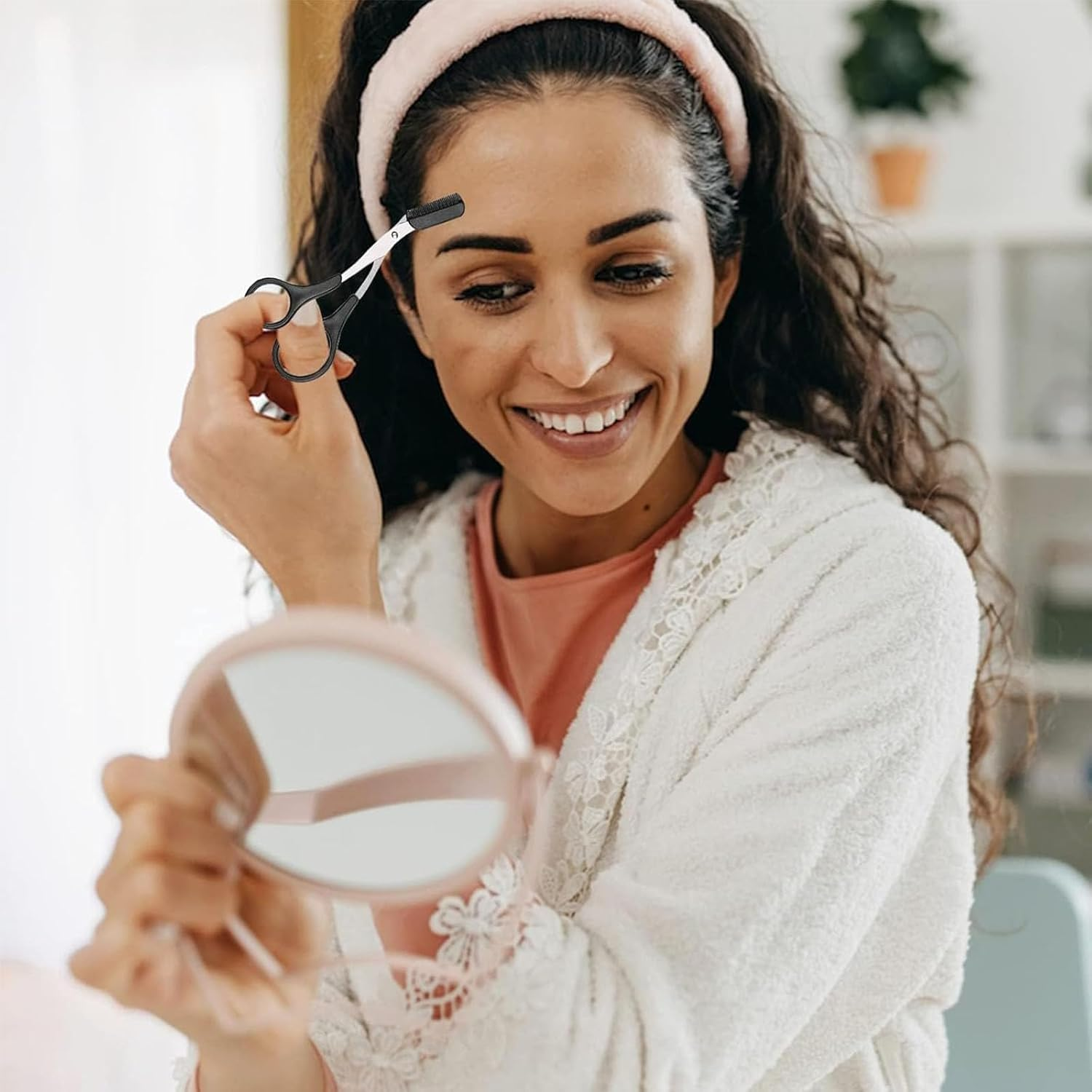 Dinghaole 2Pcs Eyebrow Trimmer Scissor with Eyelash Comb, Stainless Steel Eyebrow Trimmer Scissors, Black Beauty Tool for Men & Women, Cut Scissors Hair Removal Tool for Unisex Adults Makeup Beginners