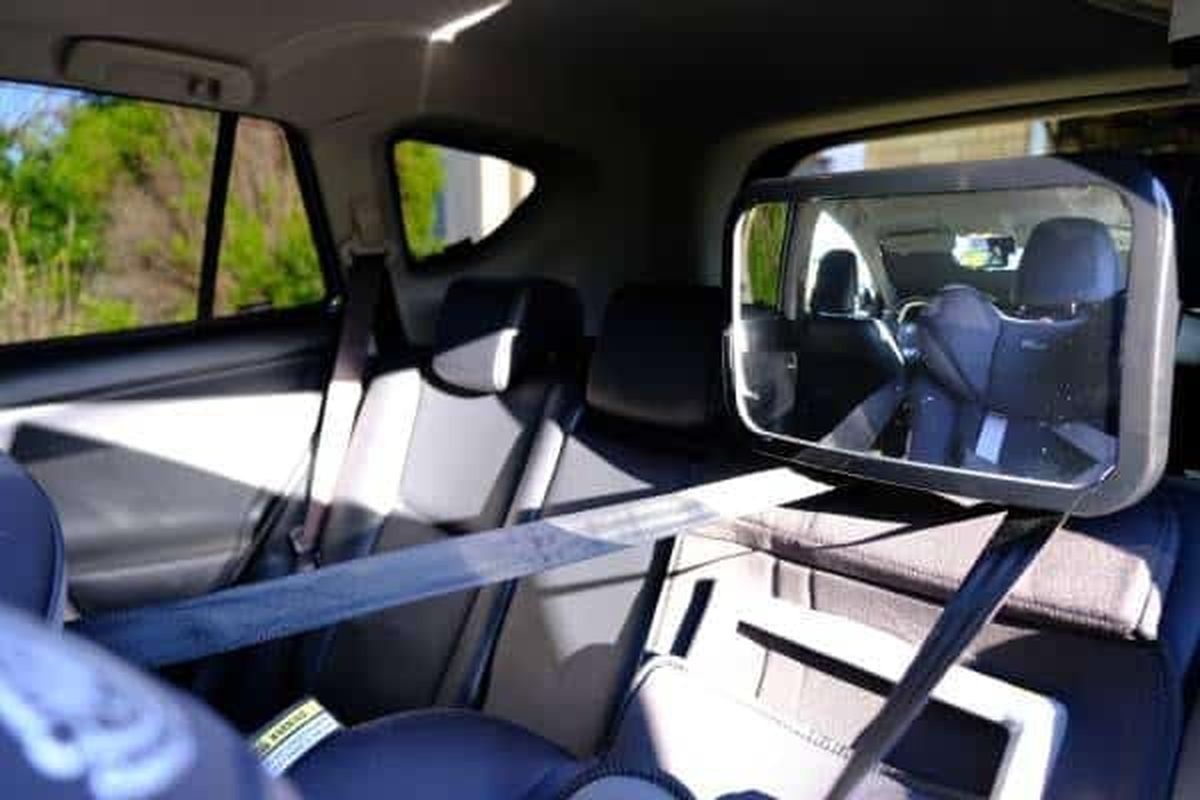 Genuine SNAPSHADES Adjustable Baby Safety Mirror image number 2