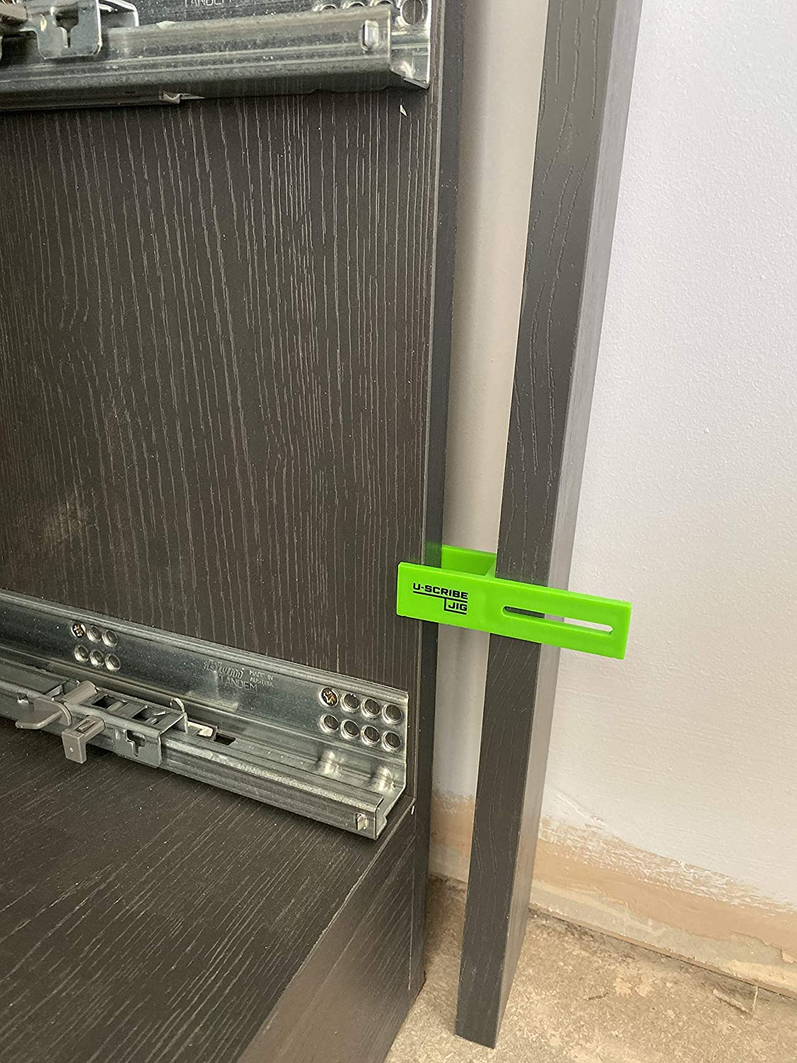 U-Scribe Jig 18Mm (11/16") Set of 3 Woodwork & Carpentry Jigs - Makes Scribing Fillers, Toe Kicks and Ceiling Scribes Easy, Ideal for Carpenters, Joinery, Furniture and Cabinet Installing image number 3