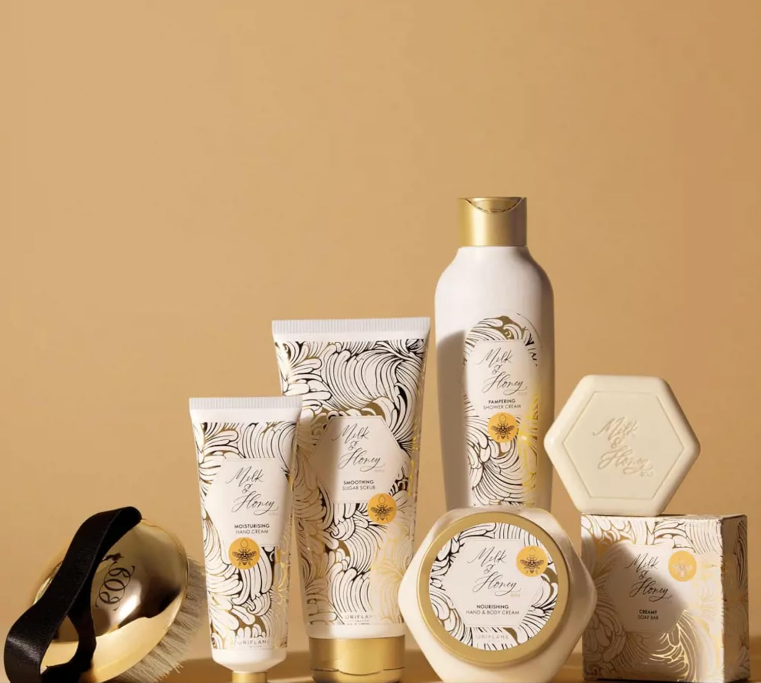 Oriflame Milk & Honey Gold Smoothing Sugar Scrub image number 4