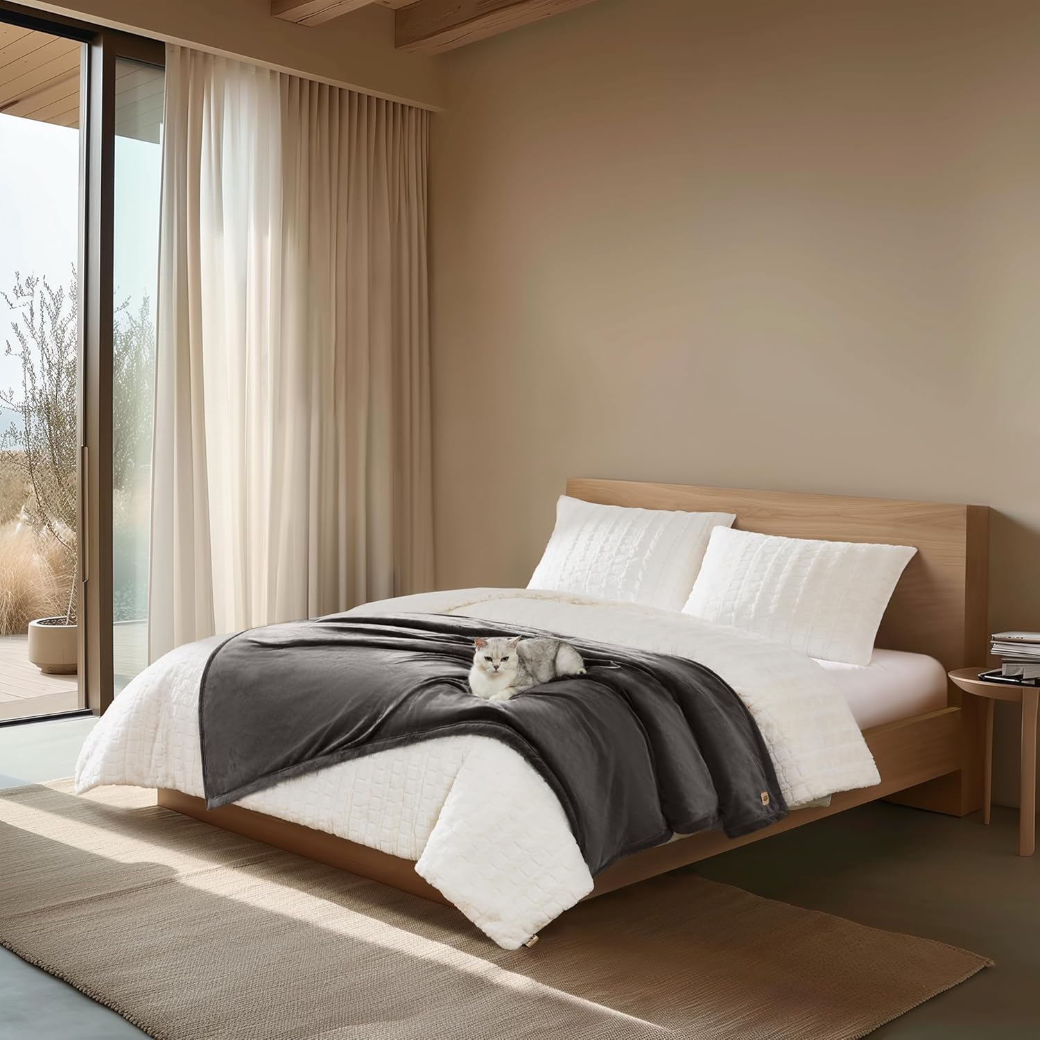 UGG 23858 Bliss Sherpa Fully Reversible Throw Blanket for Couch or Bed Machine Washable Easy Care Soft Plush Luxury Oversized Accent Blankets, 70 X 50-Inch, Charcoal image number 6