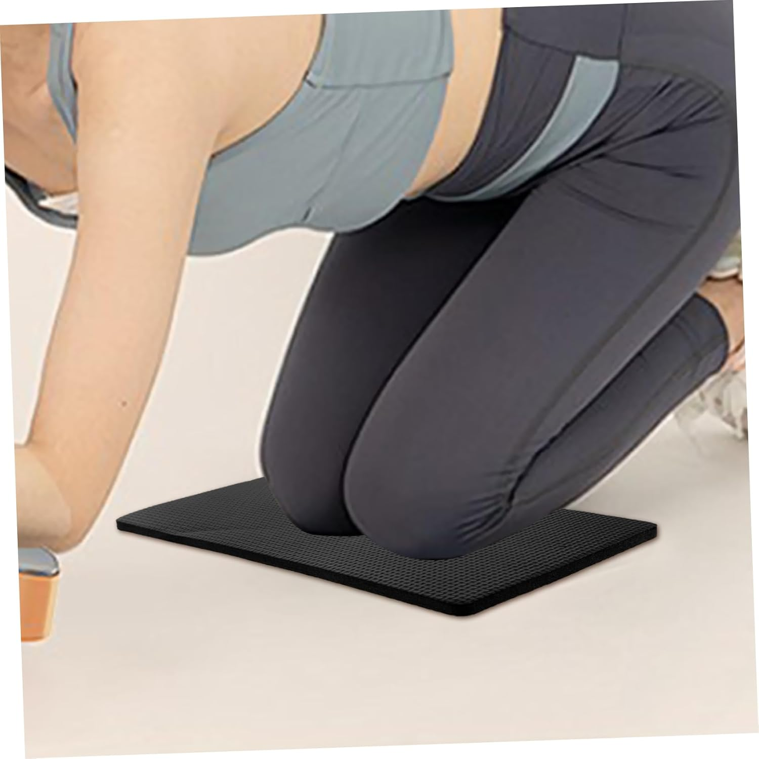 Gogogmee 2Pcs Garden Kneeling Pads Soft Eva Knee Mats for Gardening and Exercise, Mini Portable Knee Cushions Black, Comfortable Protective Kneelers for Outdoor Work and Yoga image number 4