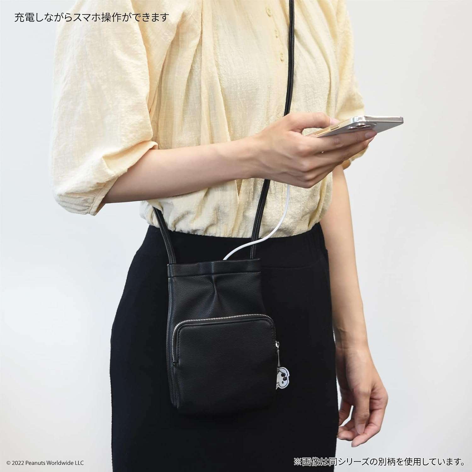 Gourmandise Peanuts Iiiiiipocket Premium Epocket Premium Smartphone Pouch Snoopy SNG-695A image number 1