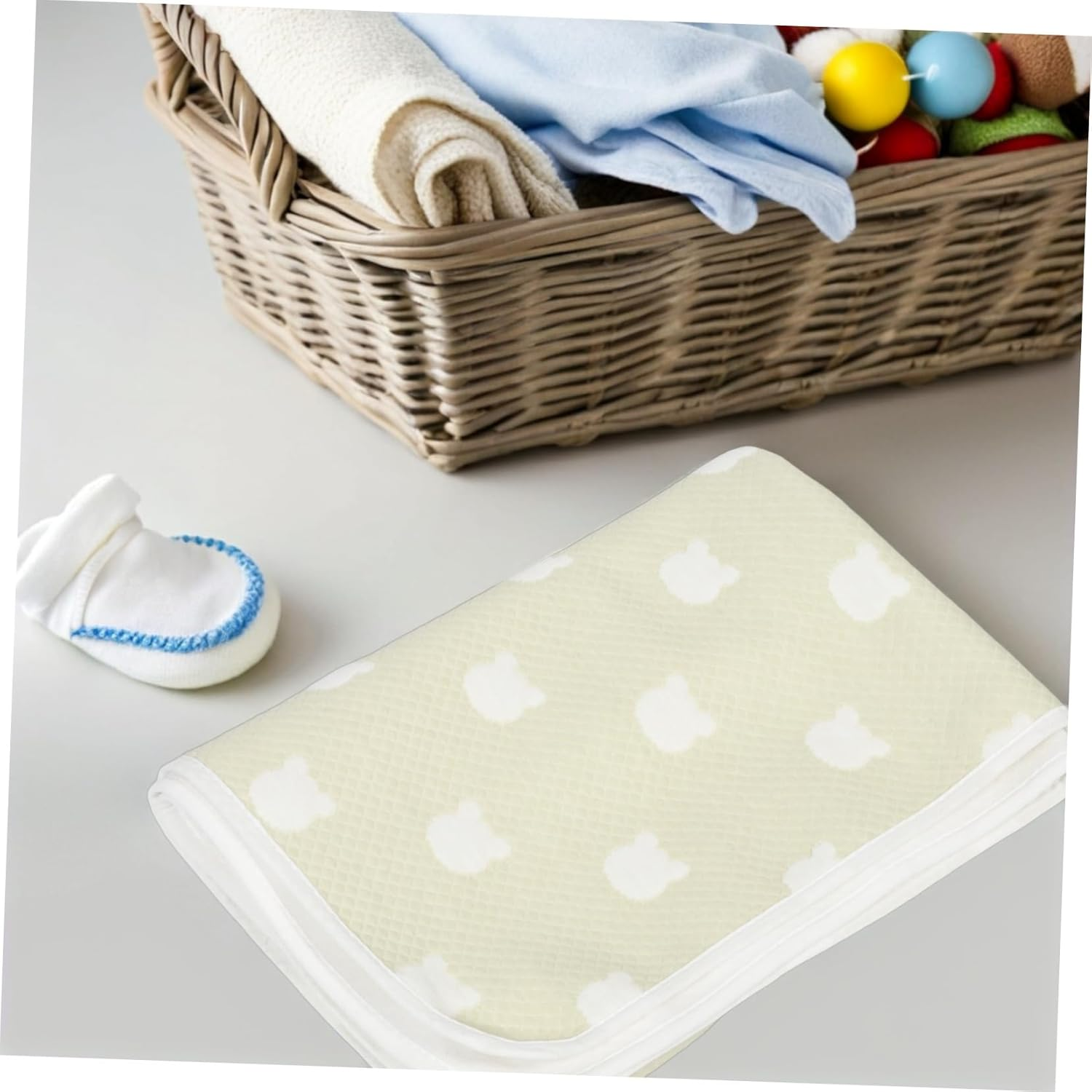 Ibasenice Super Absorbent Diaper Changing Pad Washable Reusable Cotton Pad Breathable Design for Bedwetting Incontinence image number 4