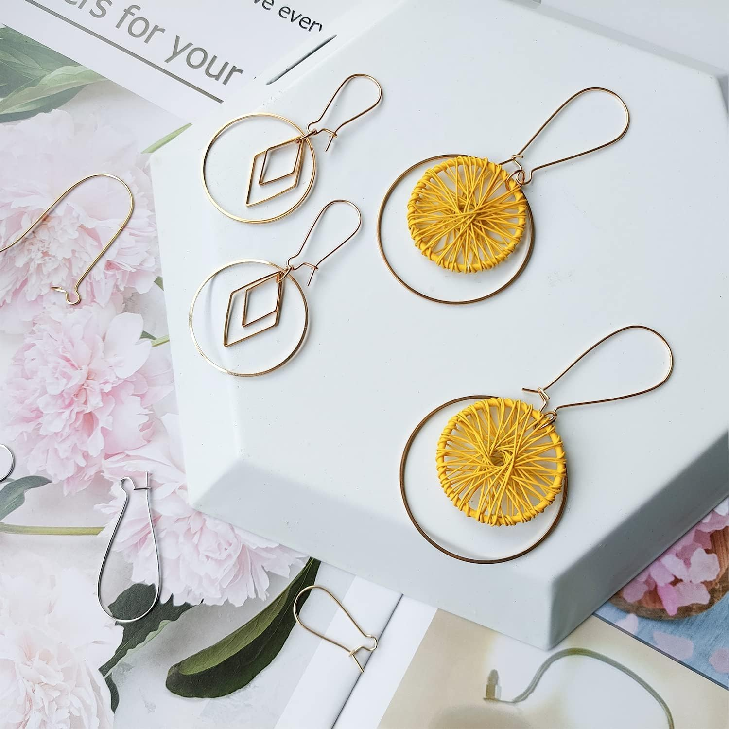 Songholee 300Pcs Earring Hooks Stainless Steel Kidney Ear Wires Interchangeable Dangle Earwire Hooks Gold Silver Mixed Sizes Earring Findings Parts for DIY Jewelry Making，For DIY Jewelry Making