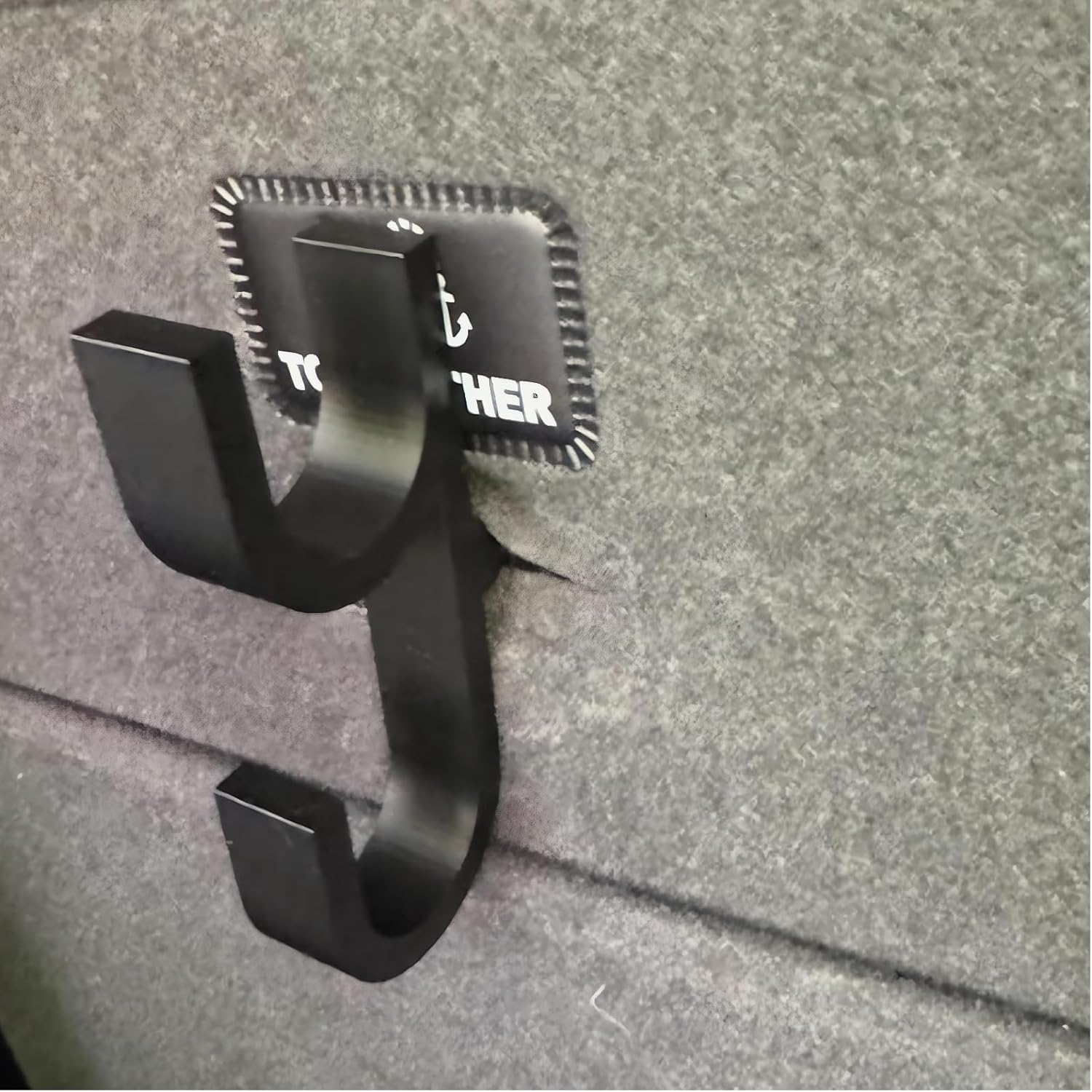 Two Car Umbrella Hook Installation Brackets, Car Seat Back Storage Hooks, Organizer Hangers, Truck Control Consoles, Wheelchair Rear Seats, Baby Strollers, and the Trunks of Sedans and Suvs image number 1