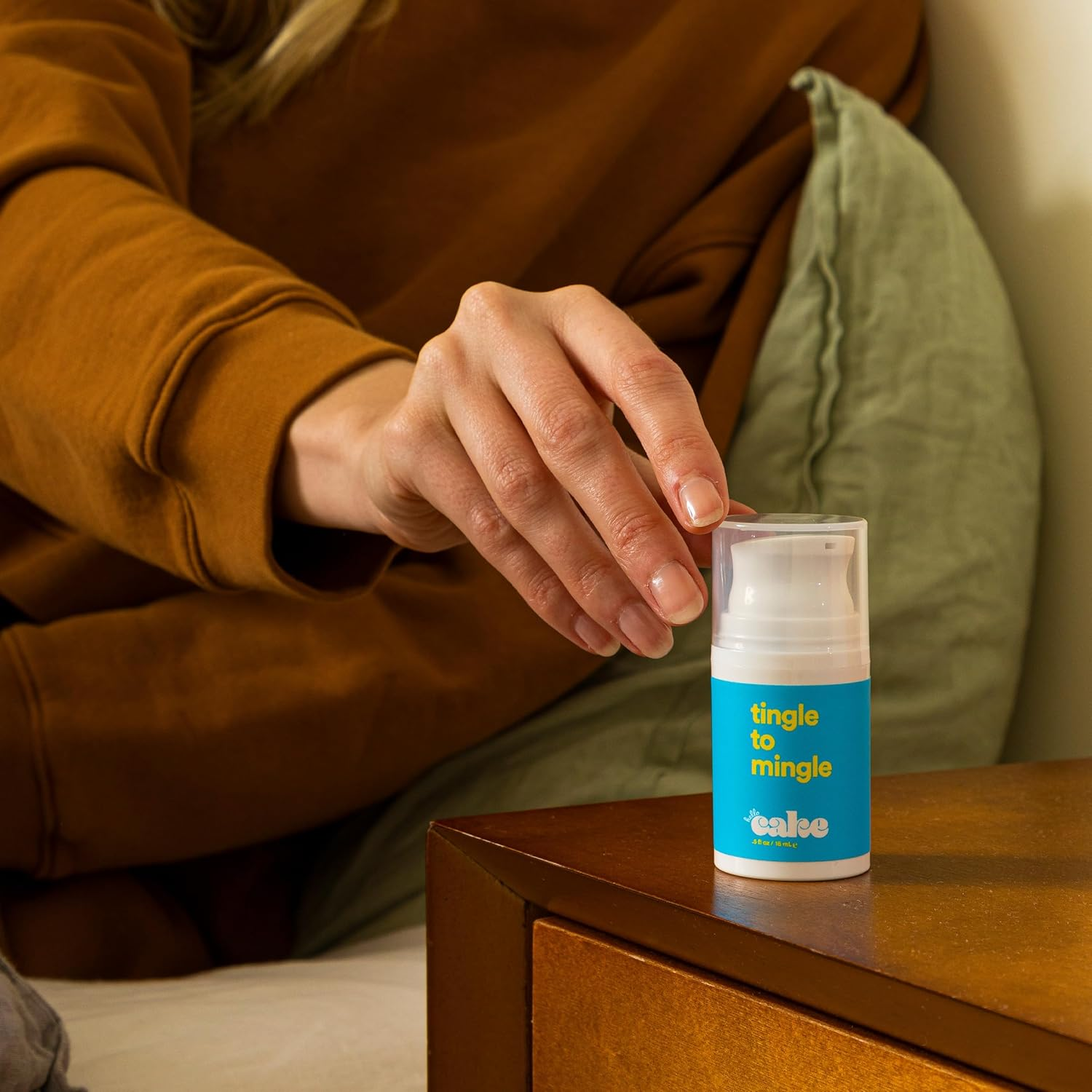 Hello Cake Tingle to Mingle, Tingling Arousal Serum for Her, Sexual Enhancers Made with Natural Extracts, Stimulating Sexual Enhancement for Vaginal Pleasure (0.5 Fl. Oz.). - Tingle To Mingle image number 5