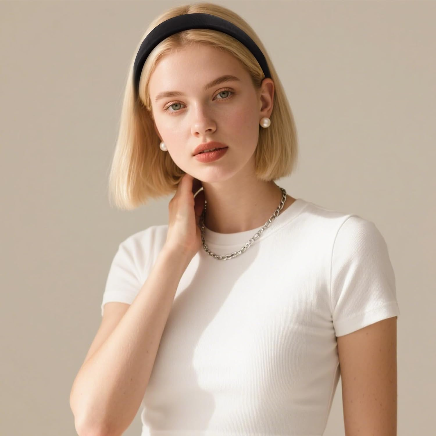 Pruadeor Pack of 2 Satin Wide Headbands, Women'S Fashionable Knot Headband for Women, Hair Accessories, Black and White image number 2